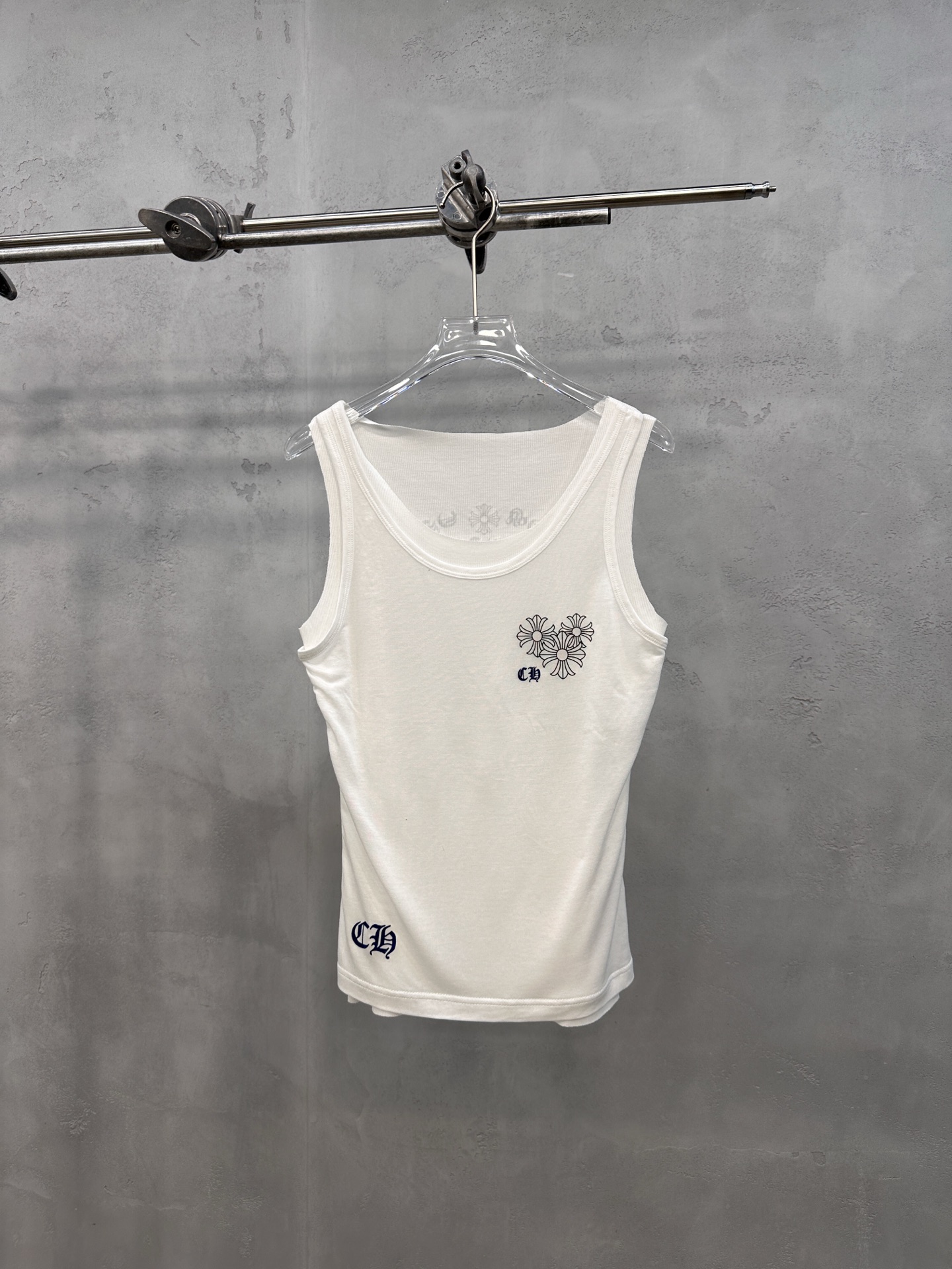 NO:889306,Chrome Hearts | New casual vest, imported Tencel fabric, brand classic multiple printed patterns, fashionable and casual, size sml, Chrome Hearts-clothing, chrome hearts,19860909克罗心 ｜ 新款休闲背心,进口天丝面料,品牌经典多处印花图案,时尚休闲,尺码sml,克罗心-服装,chrome hearts,,Women's clothing