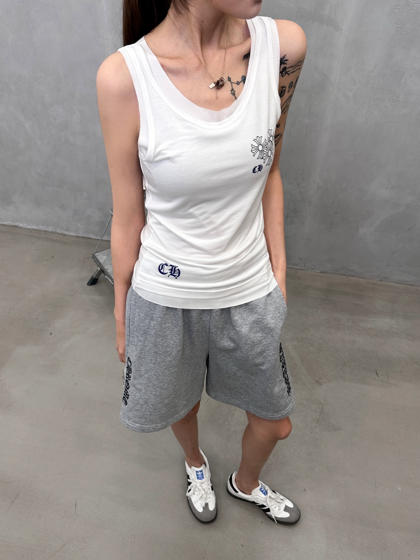 克罗心 ｜ 新款休闲背心，进口天丝面料，品牌经典多处印花图案，时尚休闲，尺码sml