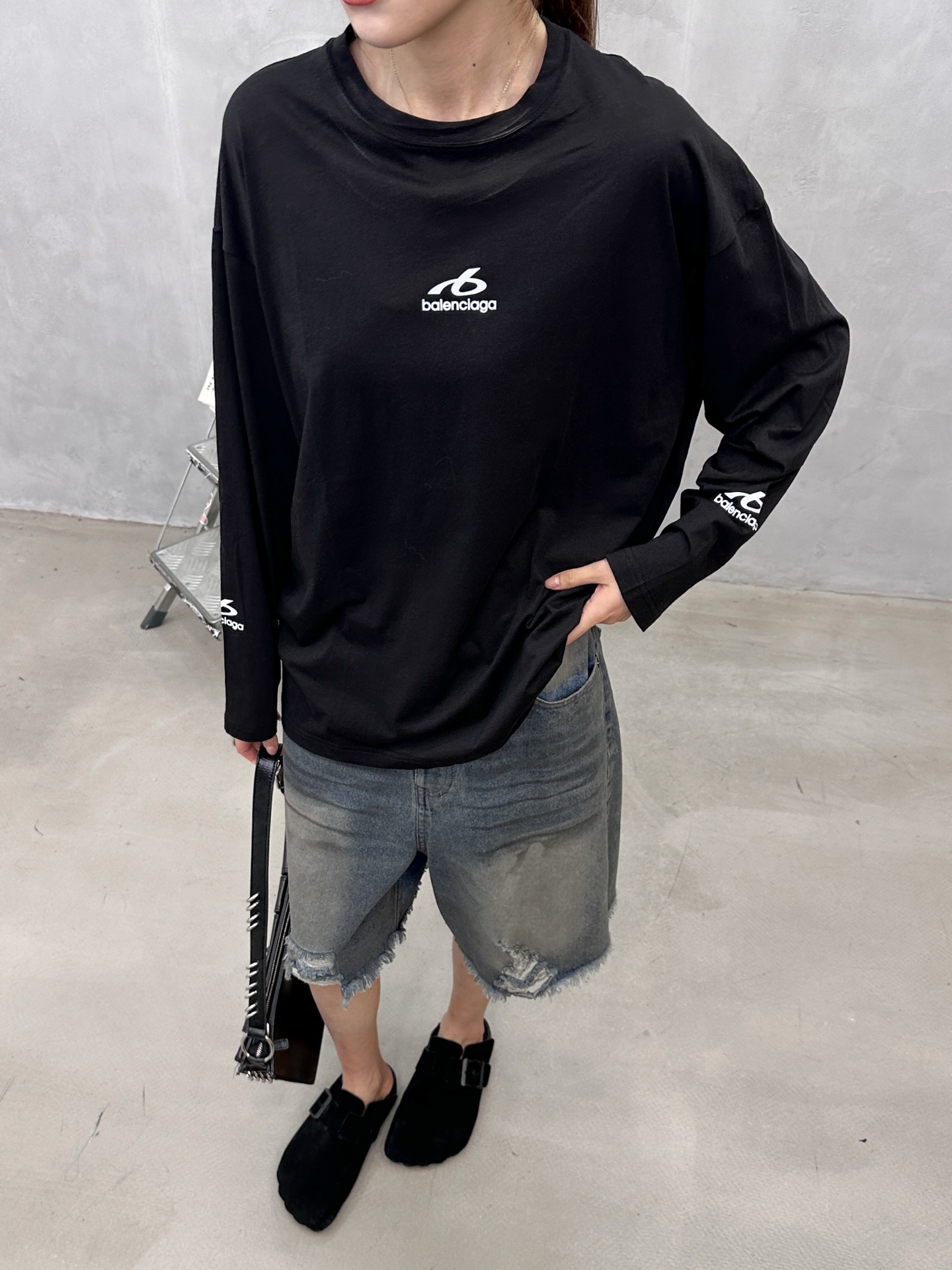 巴黎 ｜ 新款长袖打底，全身四处反光印花标，进口高黏棉面料，休闲时尚，尺码sml