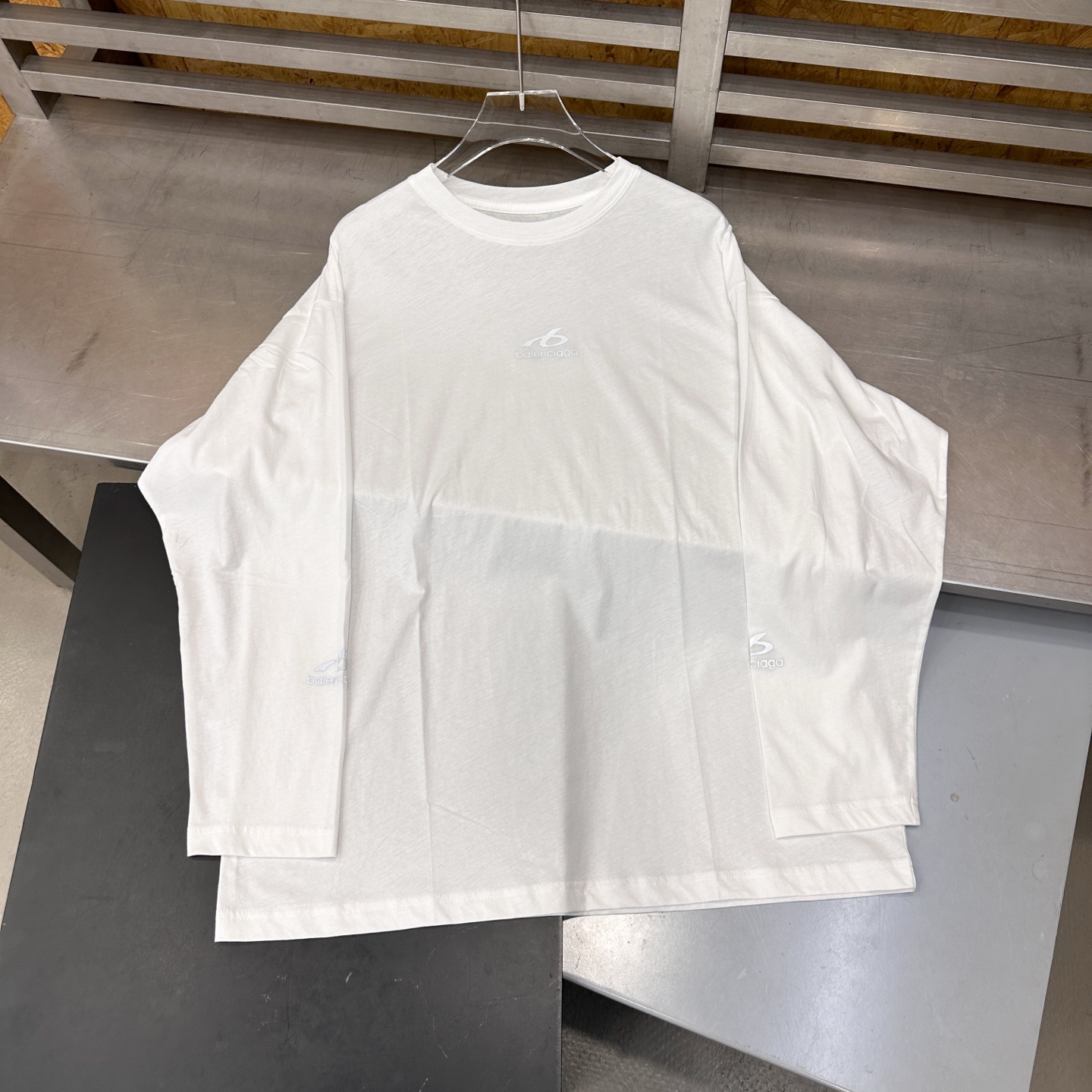 巴黎 ｜ 新款长袖打底，全身四处反光印花标，进口高黏棉面料，休闲时尚，尺码sml