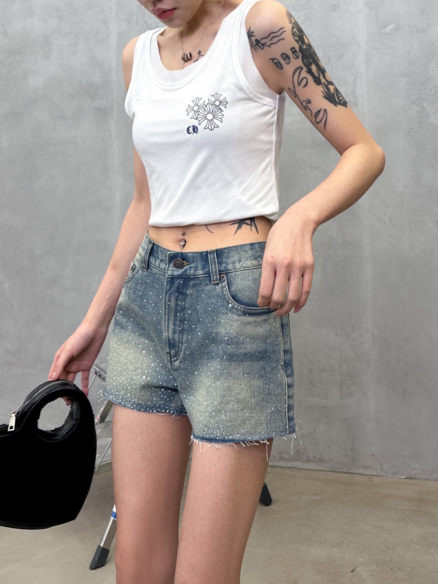 Acne ｜ 新款牛仔短裤，成衣洗水烫钻毛边工艺，时尚休闲，尺码sml