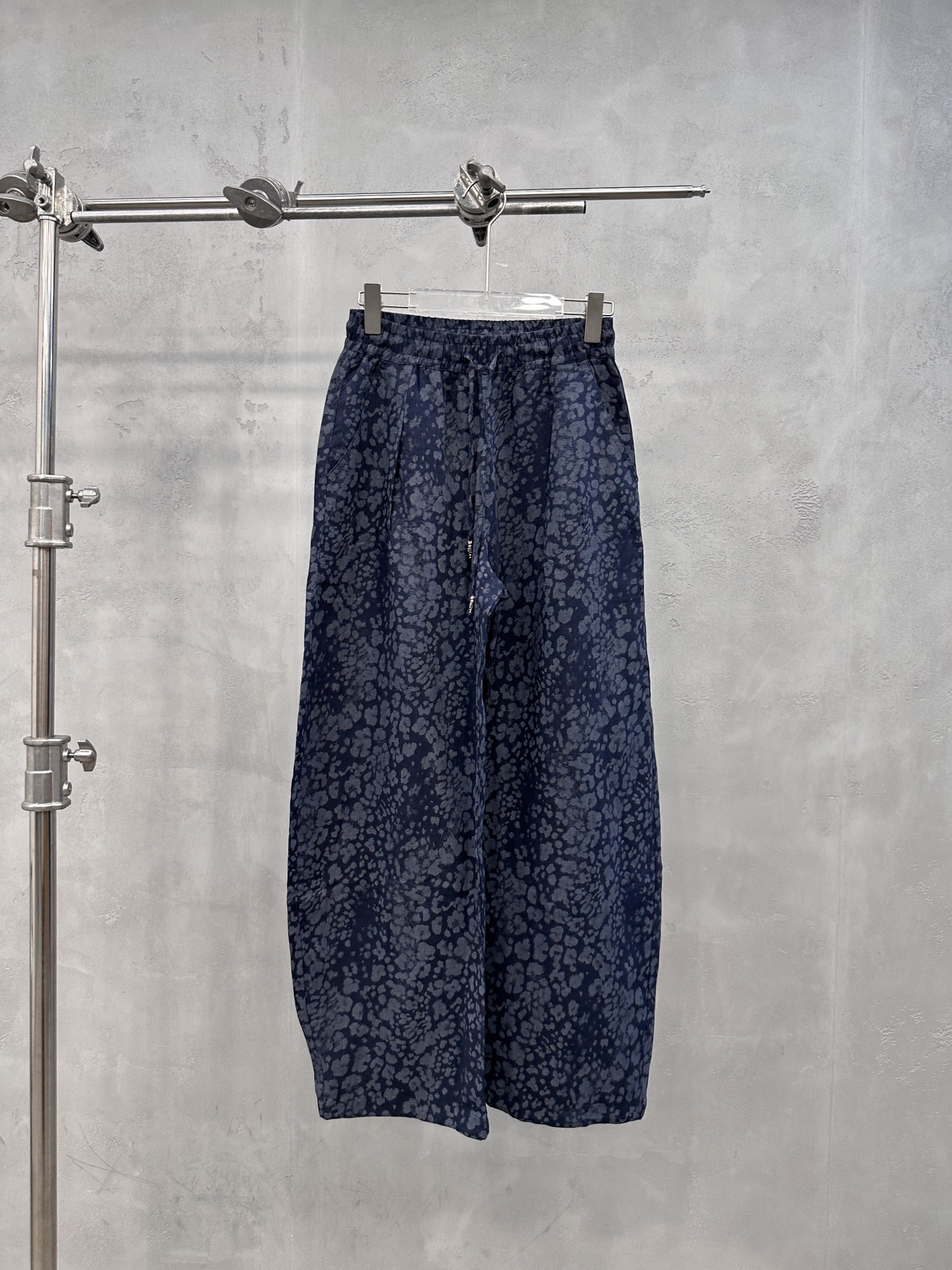 NO:889281,Chrome Hearts | New style casual pants, ready-to-wear washed gray cloth digital printing technology, imported lyocell linen fabric, fashionable and high-end, size sml, Chrome Hearts-clothing, chrome hearts,19860909克罗心 ｜ 新款休闲裤,成衣洗水坯布数码印花工艺,进口莱赛尔亚麻面料,时尚高级,尺码sml,克罗心-服装,chrome hearts,,Women's clothing