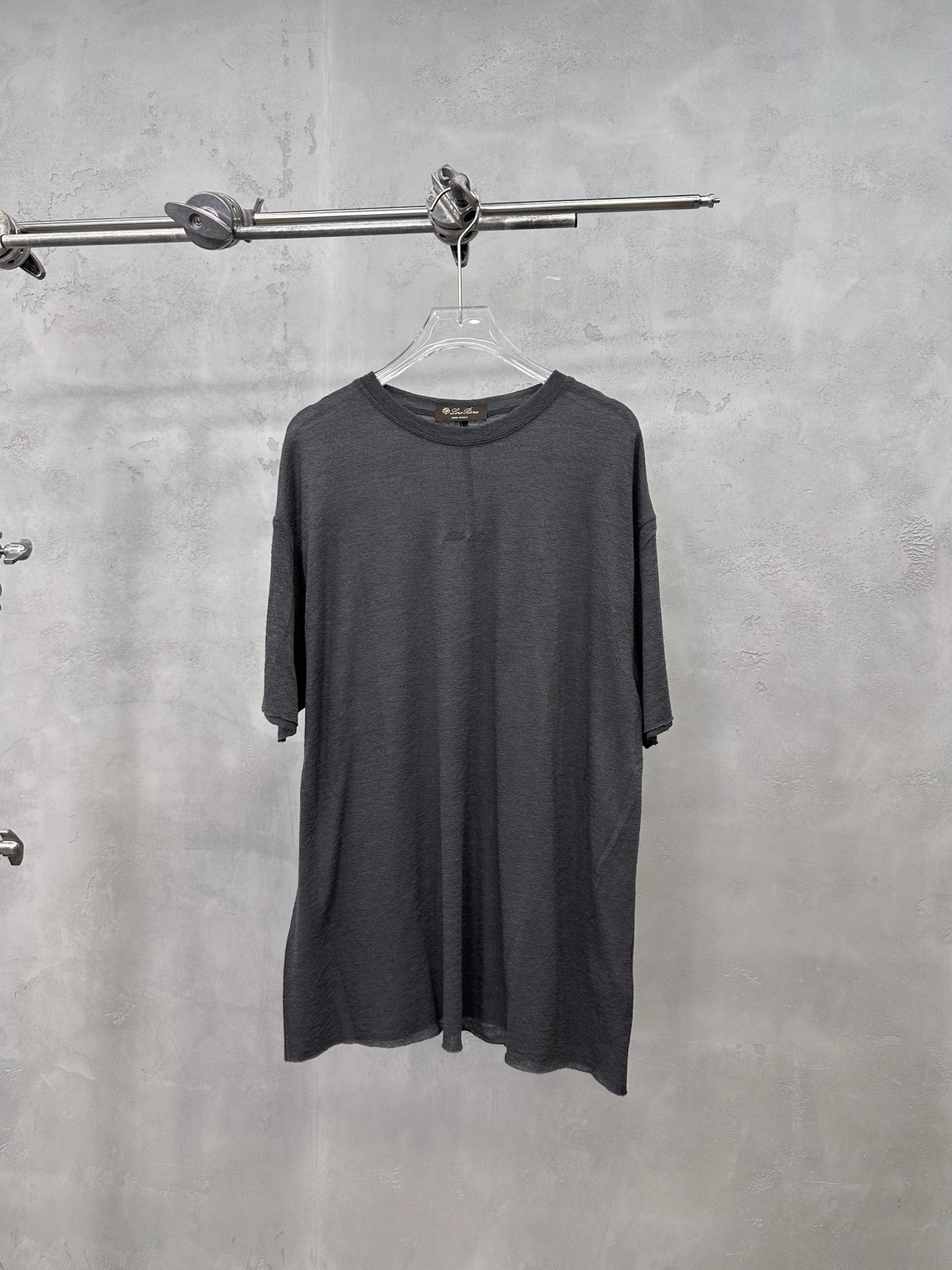 lP🆕 ｜ 新款短袖t，品牌经典刺绣标，100%羊毛面料，简单高级，男女同款，尺码sml