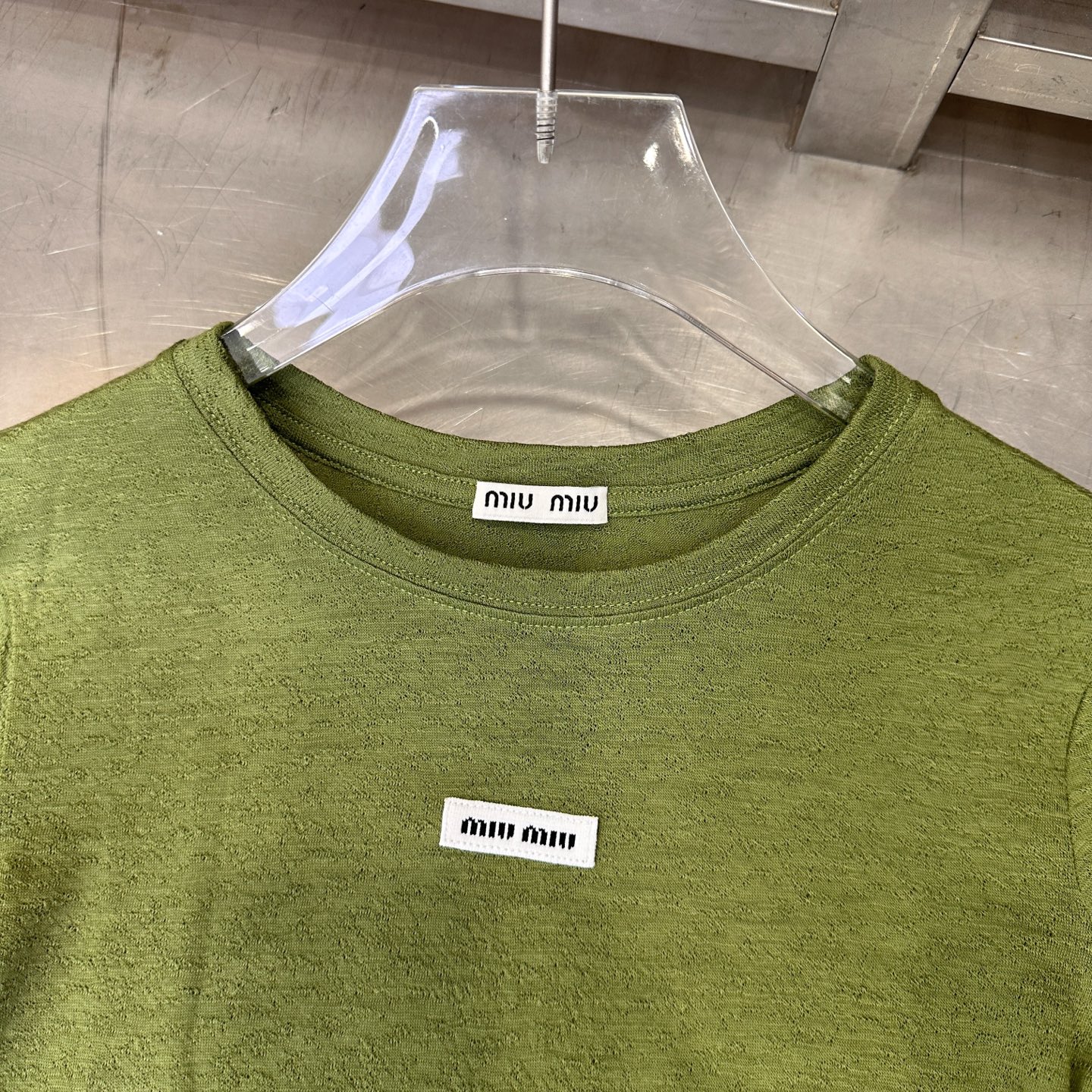Miu ｜ 新款短袖t，品牌经典刺绣标，100%羊毛进口面料，休闲时尚，尺码sml