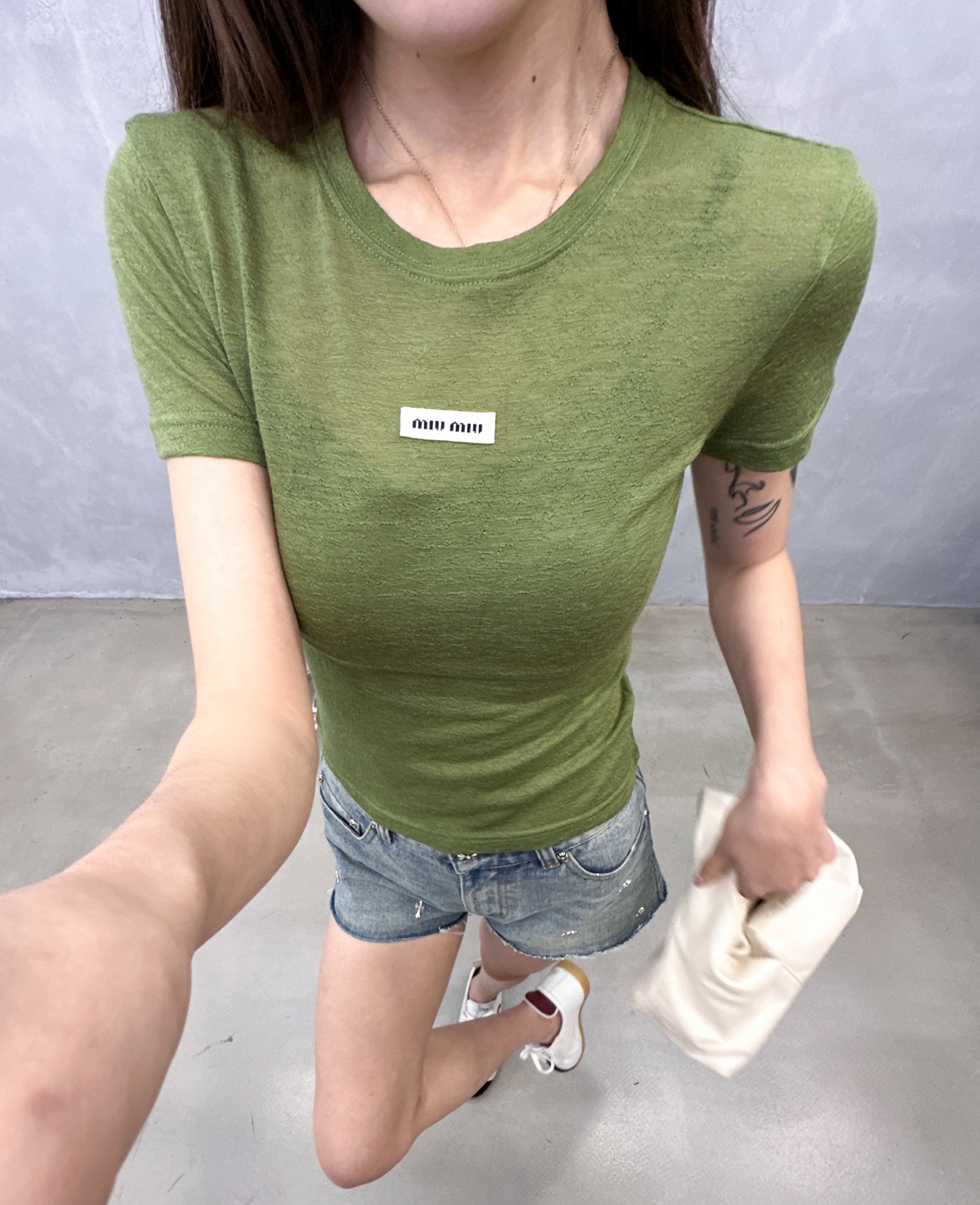 Miu ｜ 新款短袖t，品牌经典刺绣标，100%羊毛进口面料，休闲时尚，尺码sml