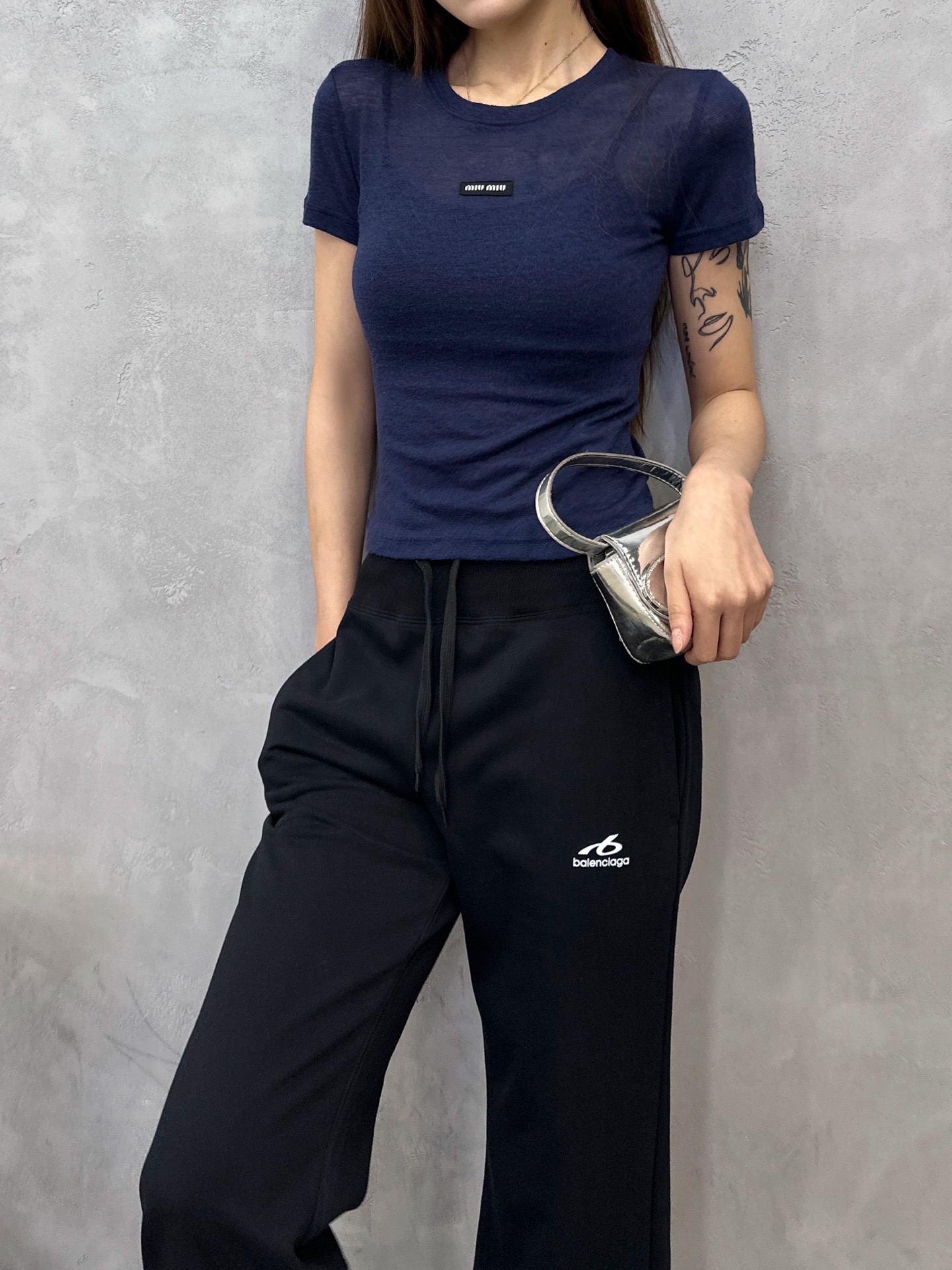 Miu ｜ 新款短袖t，品牌经典刺绣标，100%羊毛进口面料，休闲时尚，尺码sml