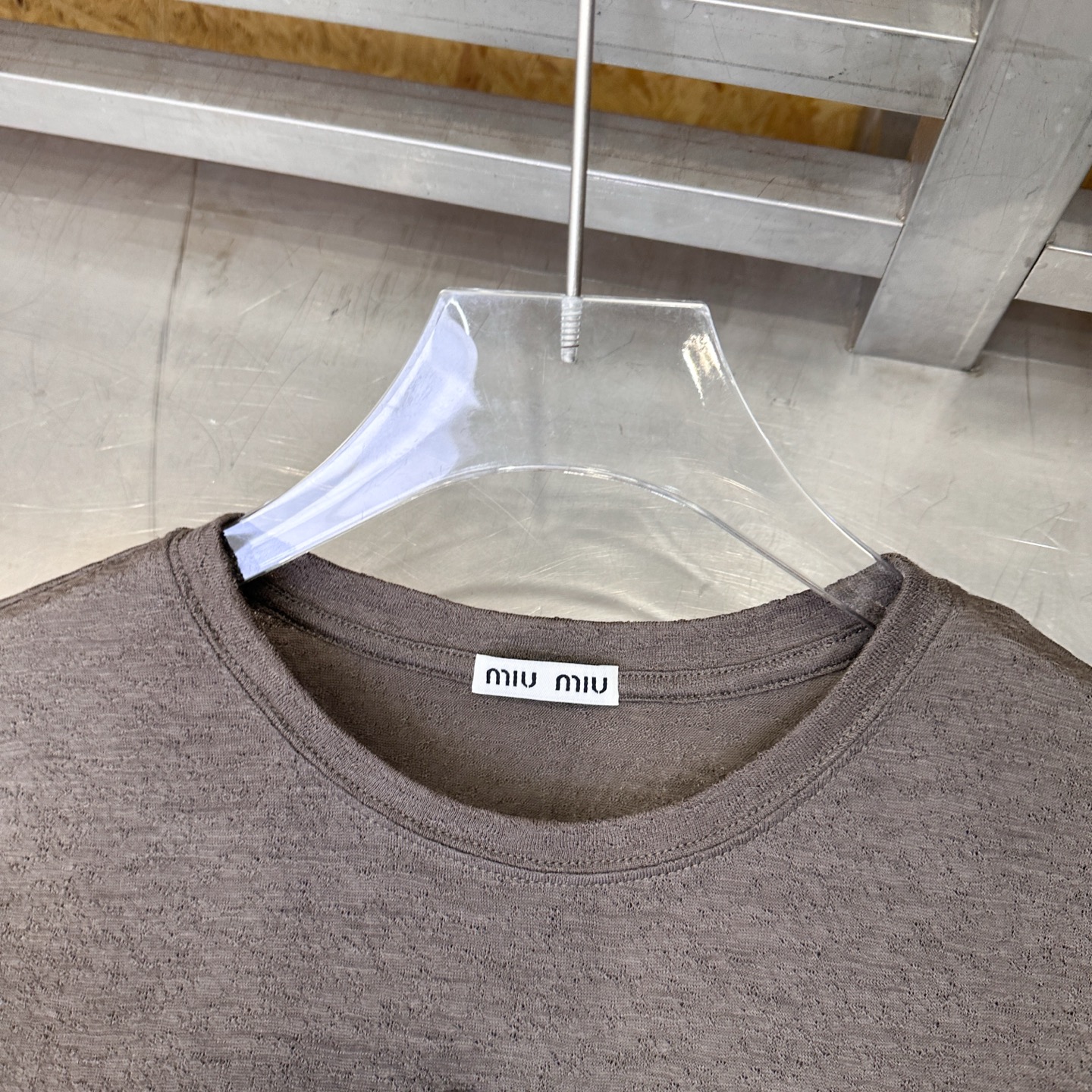 Miu ｜ 新款短袖t，品牌经典刺绣标，100%羊毛进口面料，休闲时尚，尺码sml