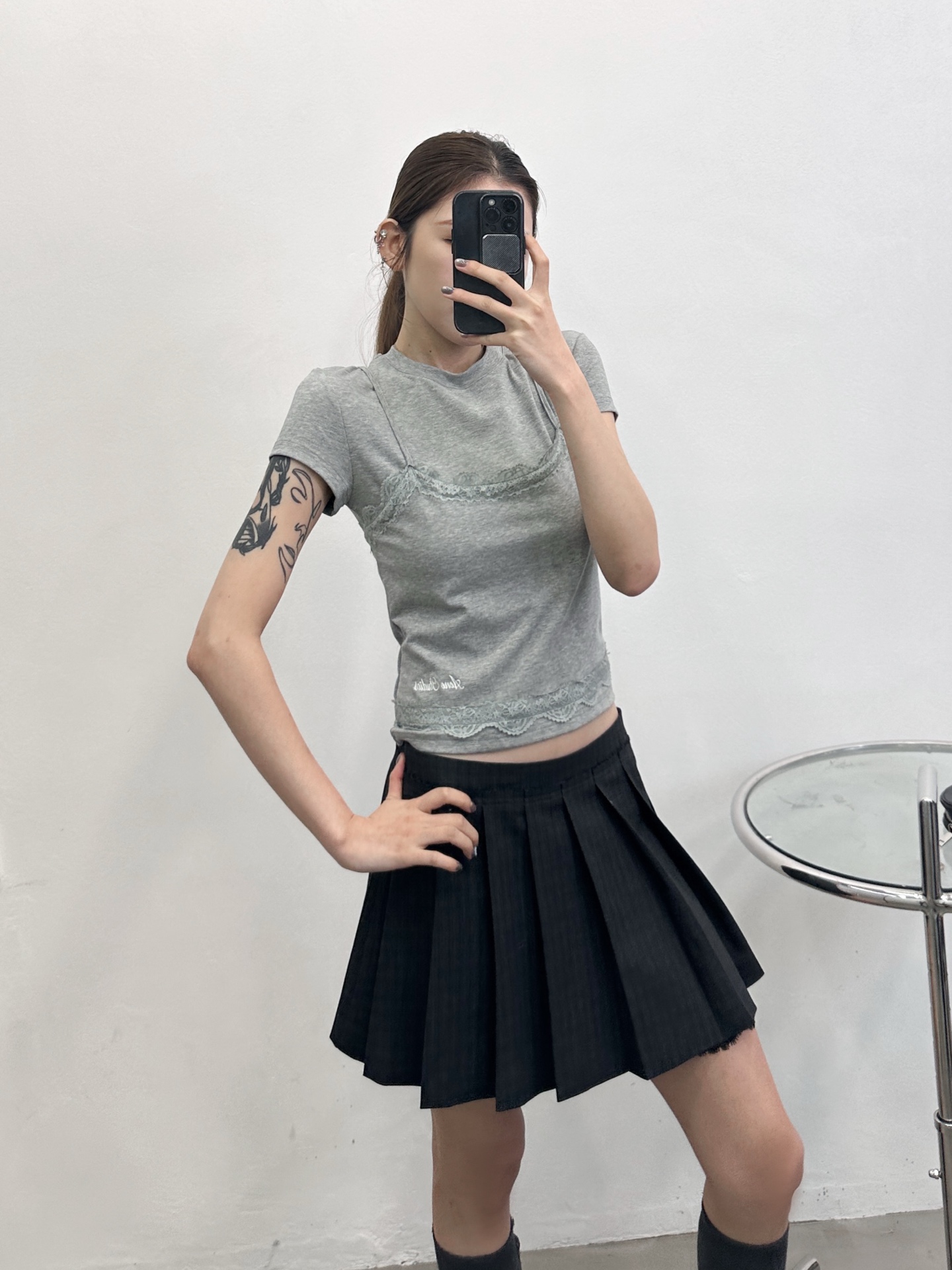Acne ｜ 新款短袖t，品牌经典刺绣标，真两件拼接蕾丝边款式设计，人棉精梳棉混纺面料，时尚休闲，尺码s