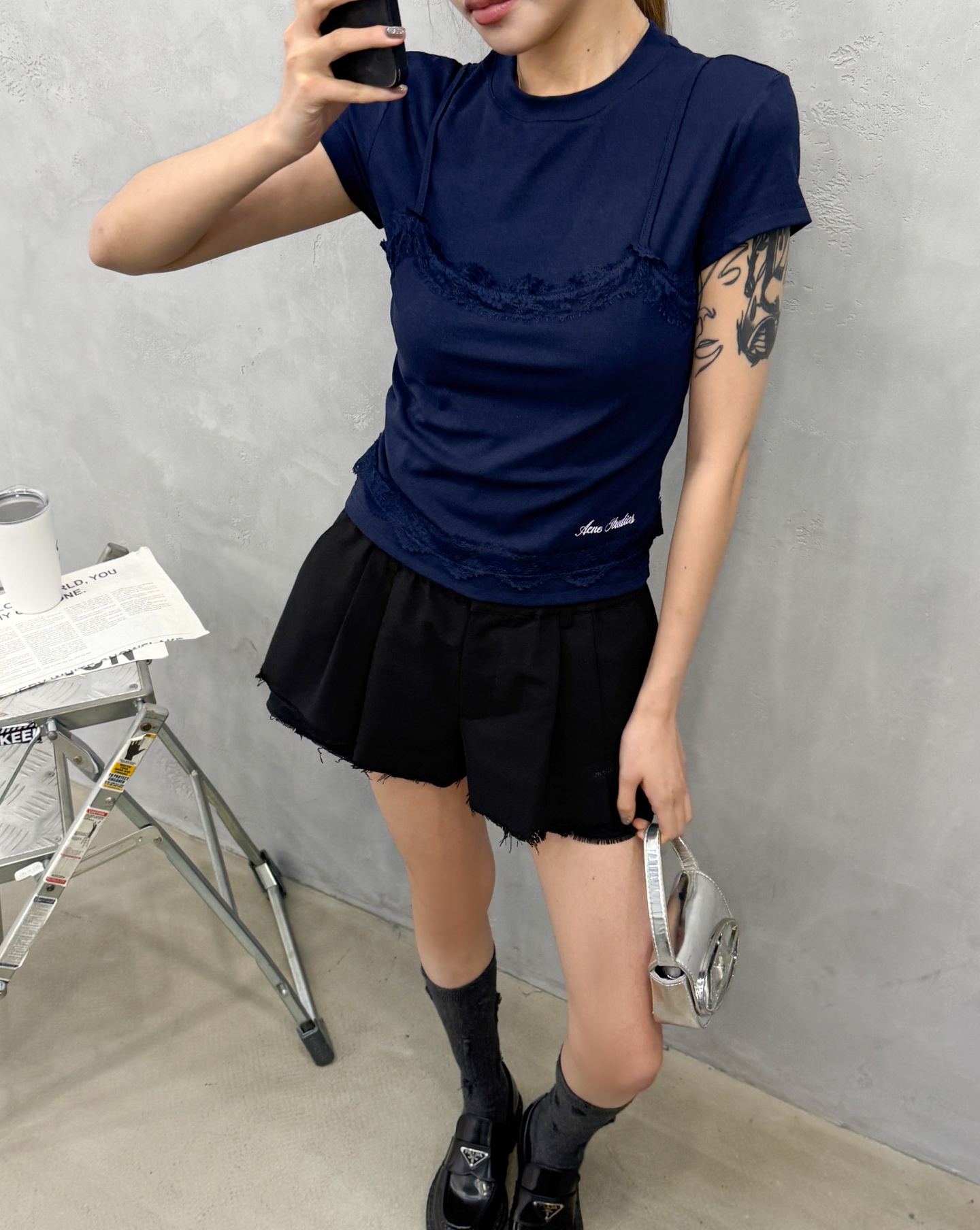 Acne ｜ 新款短袖t，品牌经典刺绣标，真两件拼接蕾丝边款式设计，人棉精梳棉混纺面料，时尚休闲，尺码s