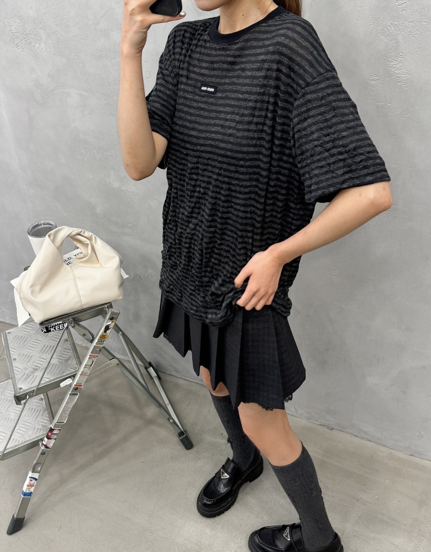 Miu ｜ 新款短袖t，进口特殊粘纤色织条纹面料，品牌经典刺绣标，休闲时尚，尺码sml