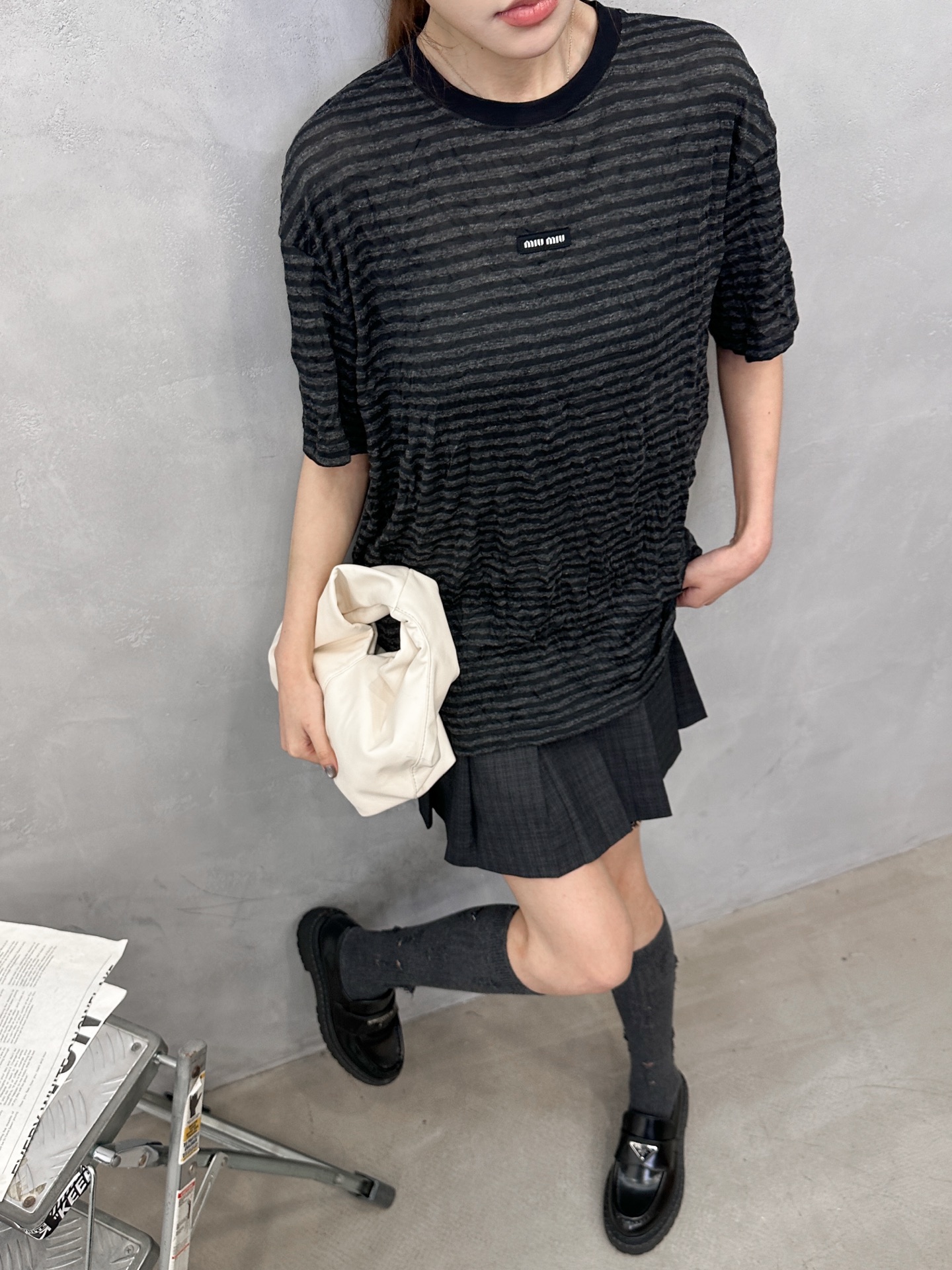Miu ｜ 新款短袖t，进口特殊粘纤色织条纹面料，品牌经典刺绣标，休闲时尚，尺码sml