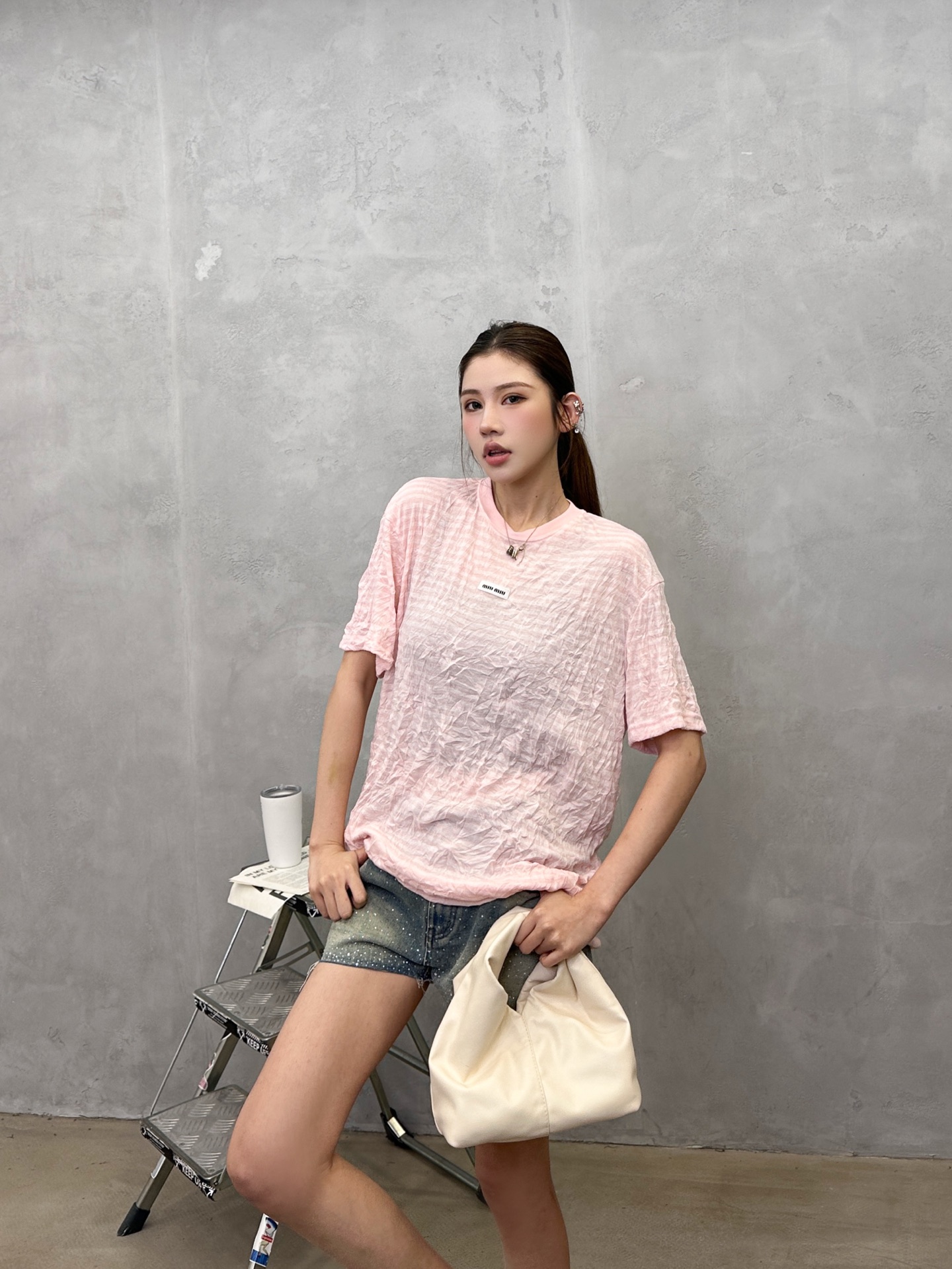 Miu ｜ 新款短袖t，进口特殊粘纤色织条纹面料，品牌经典刺绣标，休闲时尚，尺码sml
