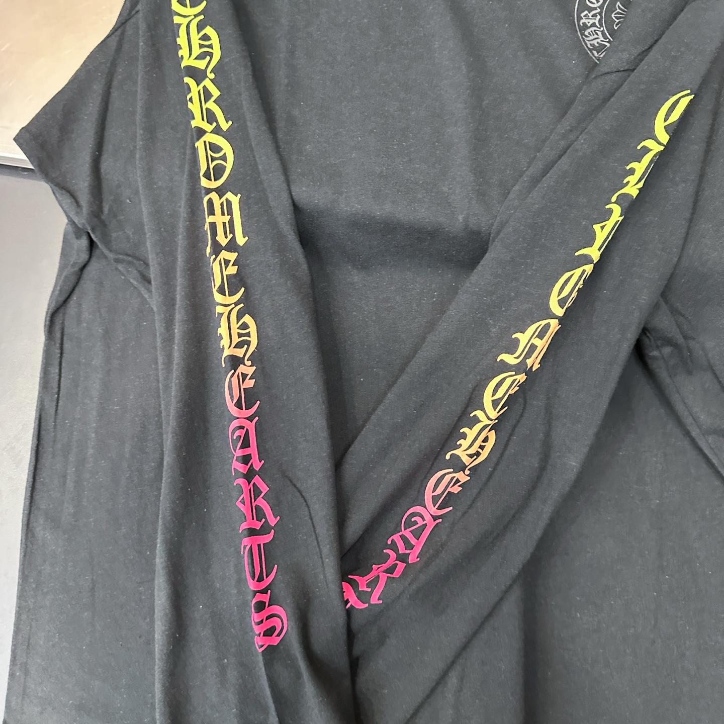 克罗心 ｜ 新款长袖打底，成衣洗水加五处彩色过度印花工艺，进口亚麻棉面料，时尚休闲，尺码sml
