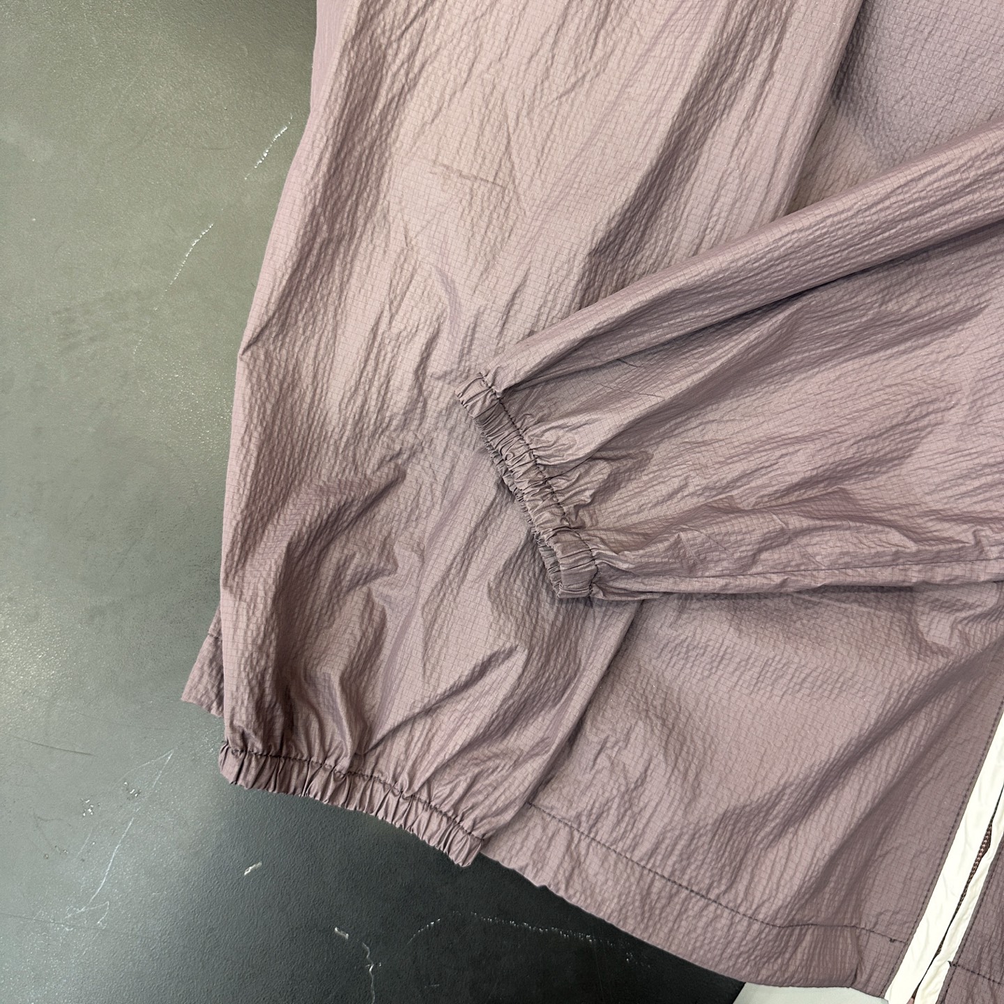 克罗心 ｜ 新款休闲防晒上衣，成衣洗水固色加品牌经典印花标工艺，特殊进口涂层轻薄防晒面料，撞色包边款式设