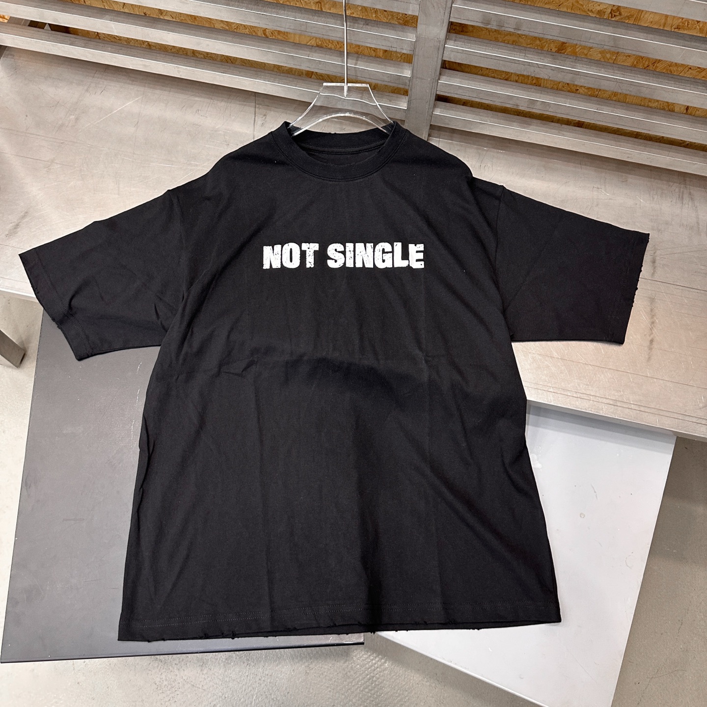巴黎 ｜ 新款短袖t，成衣洗水吊磨加裂浆印花工艺，时尚休闲，男女同款，尺码sml