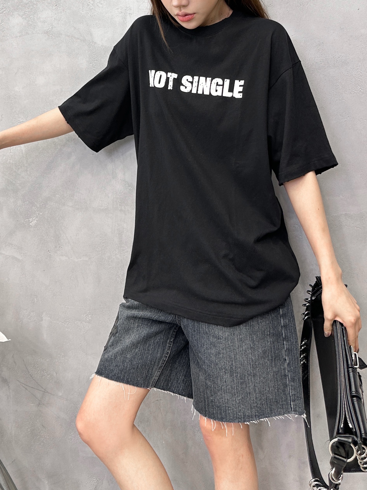 巴黎 ｜ 新款短袖t，成衣洗水吊磨加裂浆印花工艺，时尚休闲，男女同款，尺码sml