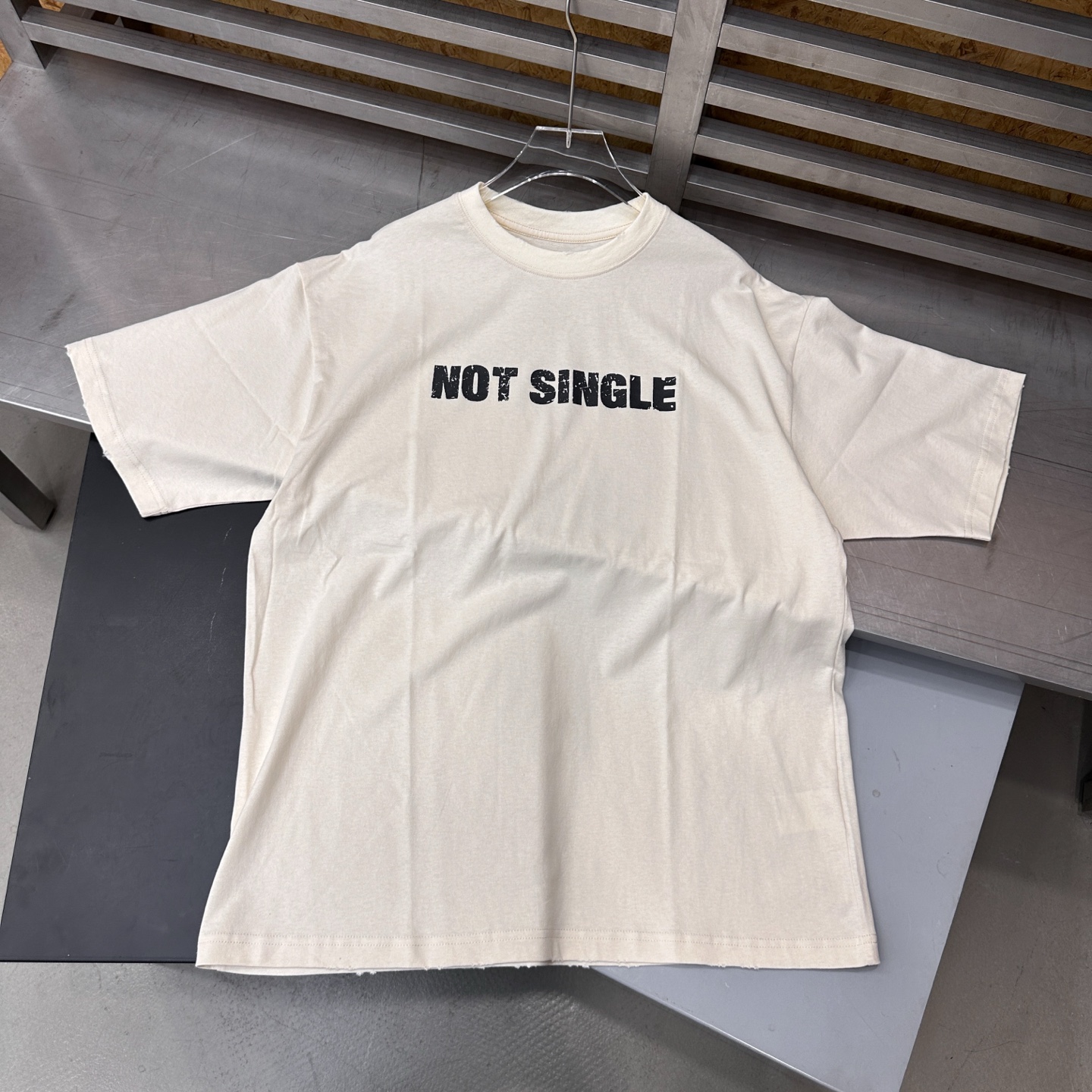 巴黎 ｜ 新款短袖t，成衣洗水吊磨加裂浆印花工艺，时尚休闲，男女同款，尺码sml