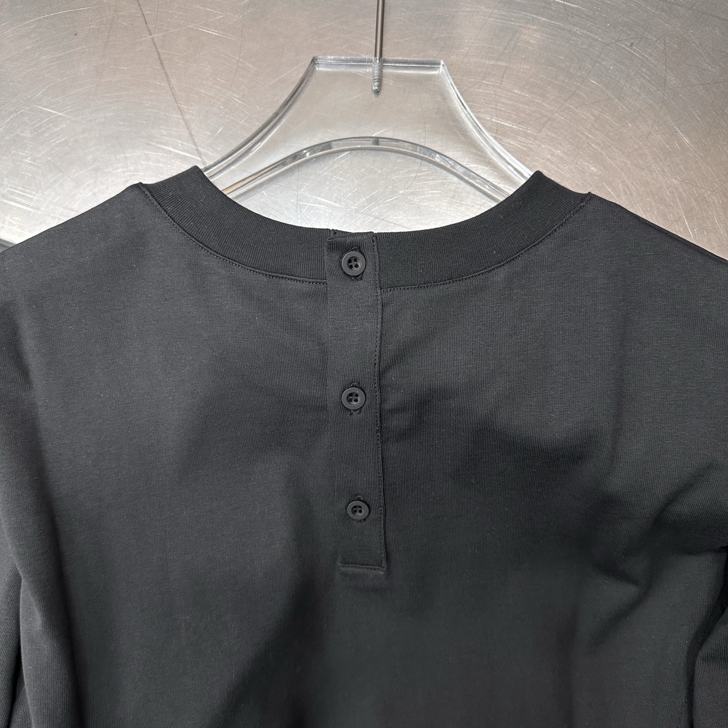 Loewe ｜ 新款短袖t，品牌经典刺绣标，特别结构款式设计，休闲时尚，尺码sml
