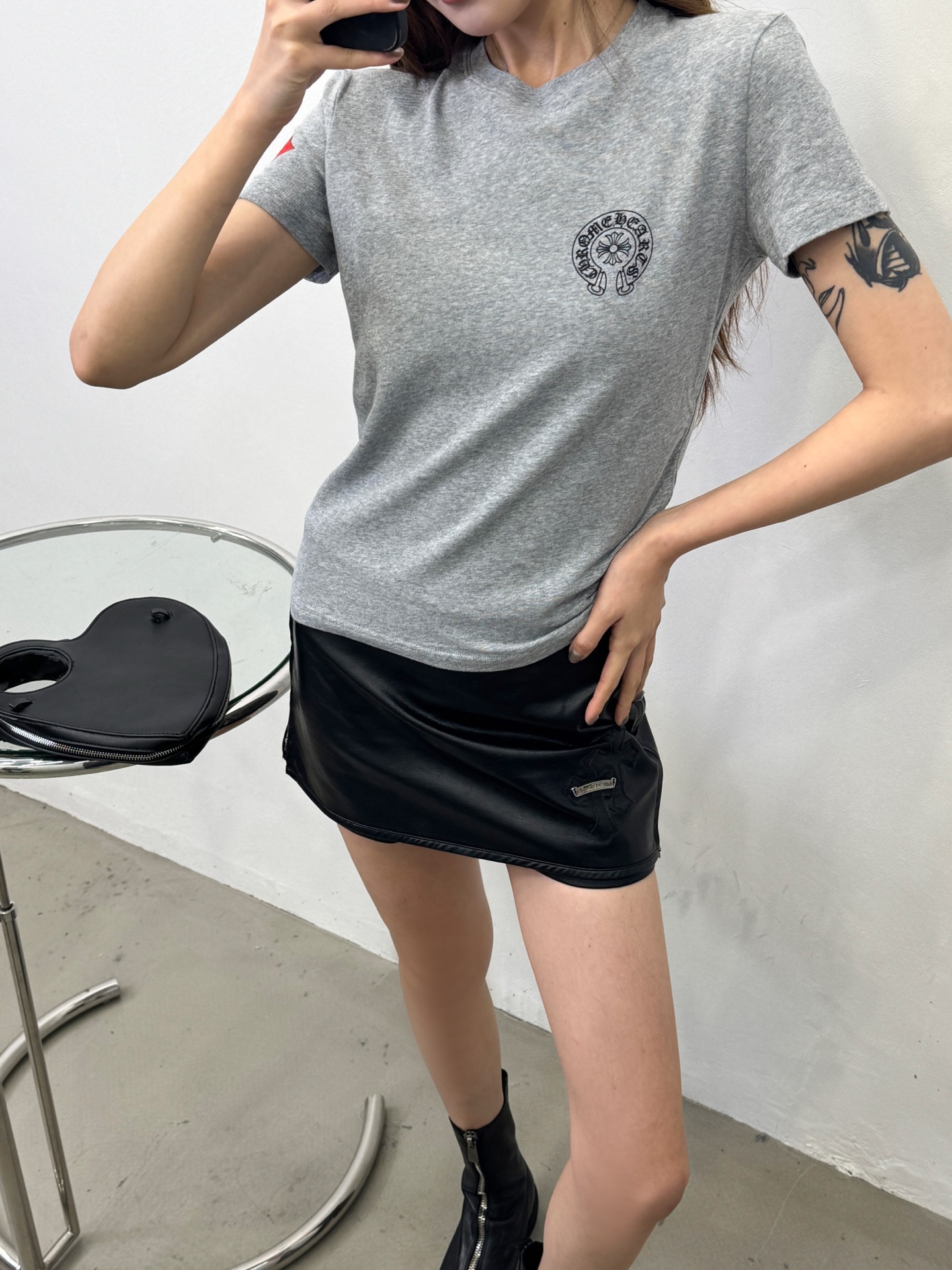 克罗心 ｜ 新款短袖t，成衣洗水加5处彩色印花工艺，休闲时尚。尺码sml