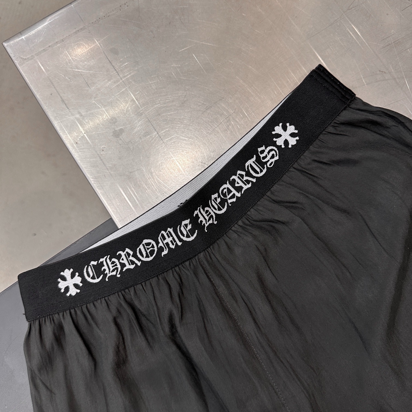 克罗心 ｜ 新款休闲裤，品牌经典字母提花橡筋腰，时尚微压褶面料工艺，休闲时尚，尺码sml