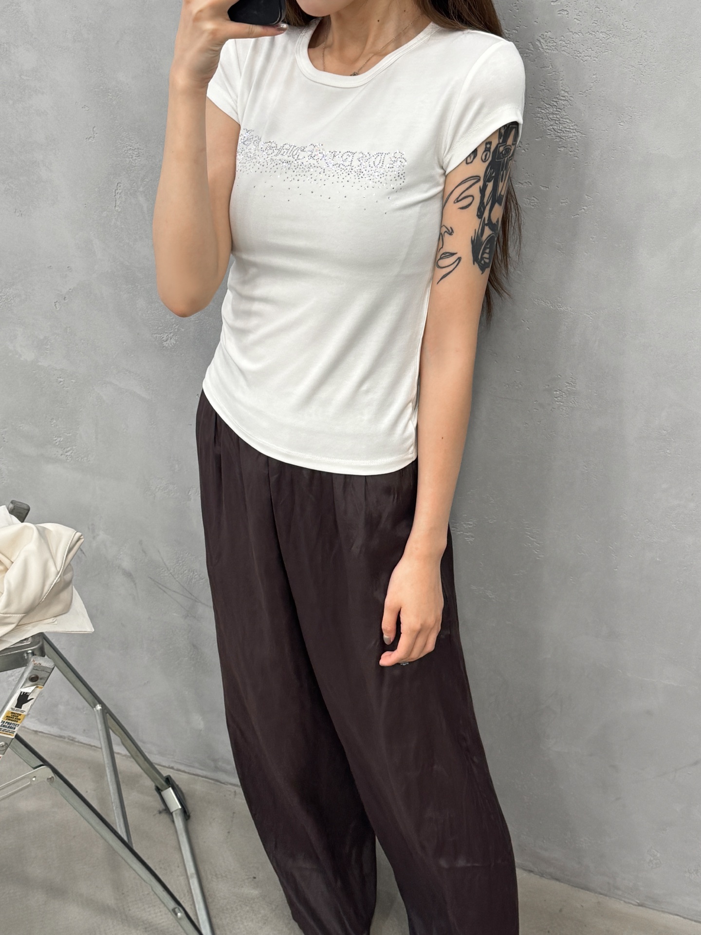 克罗心 ｜ 新款短袖t，品牌经典字母烫钻工艺，进口莫代尔羊毛面料，休闲时尚，尺码sml