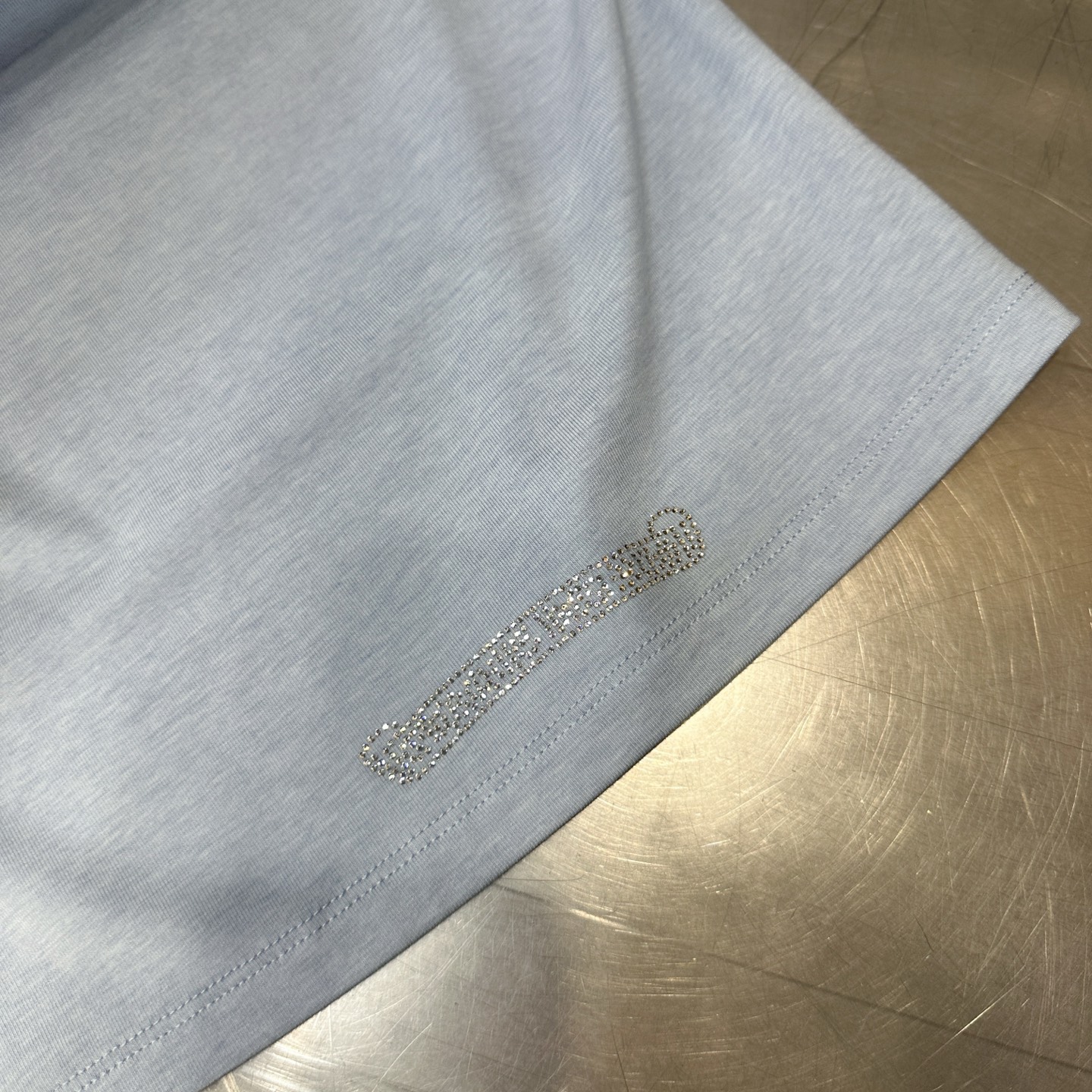 克罗心 ｜ 新款短袖t，品牌经典字母烫钻工艺，进口莫代尔羊毛面料，休闲时尚，尺码sml