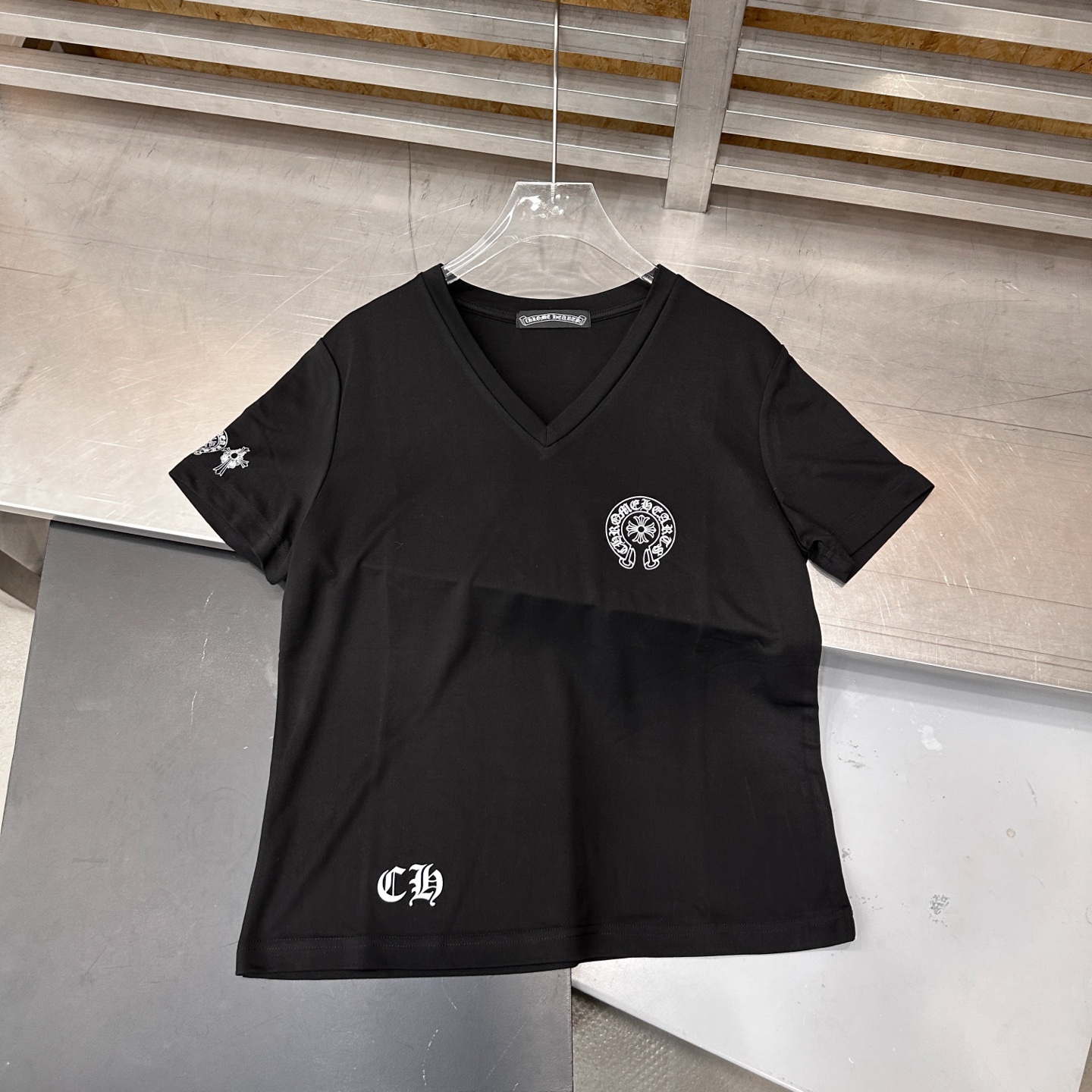 克罗心 ｜ 新款短袖t，进口特殊黏胶透气面料，全身五处印花工艺，休闲时尚，尺码sml