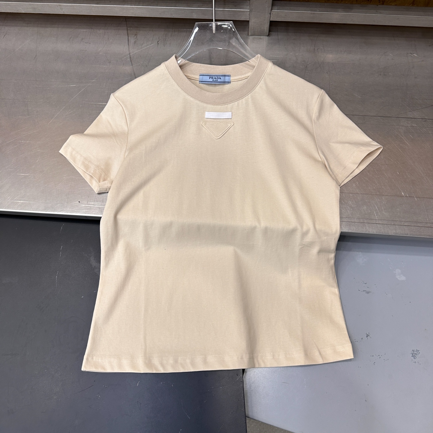 P家 ｜ 新款短袖t，成衣洗水工艺加手工刺绣三角标，休闲时尚，尺码sml