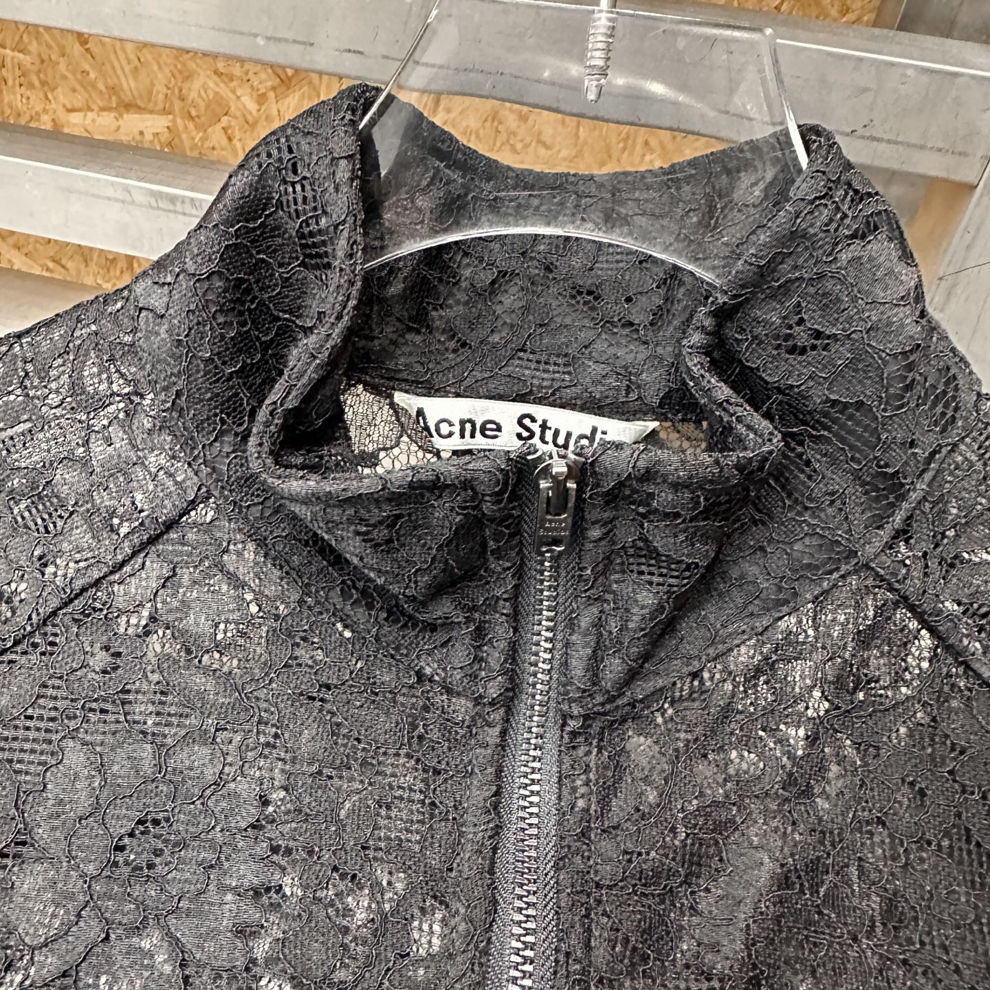 Acne ｜ 新款休闲罩衫，品牌经典印花标，人丝人棉面料拼接捆条蕾丝做工，时尚休闲，尺码sml
