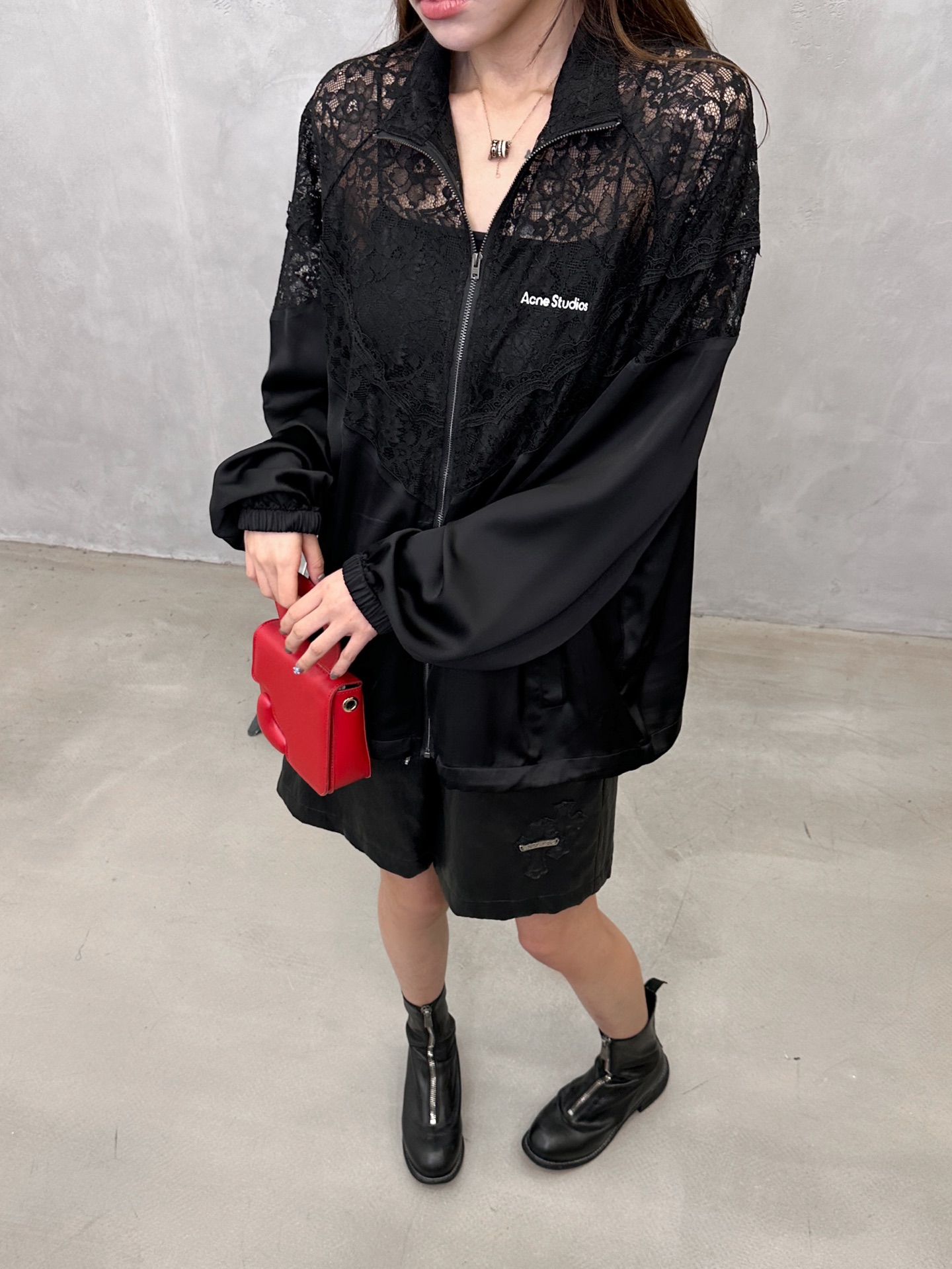 Acne ｜ 新款休闲罩衫，品牌经典印花标，人丝人棉面料拼接捆条蕾丝做工，时尚休闲，尺码sml