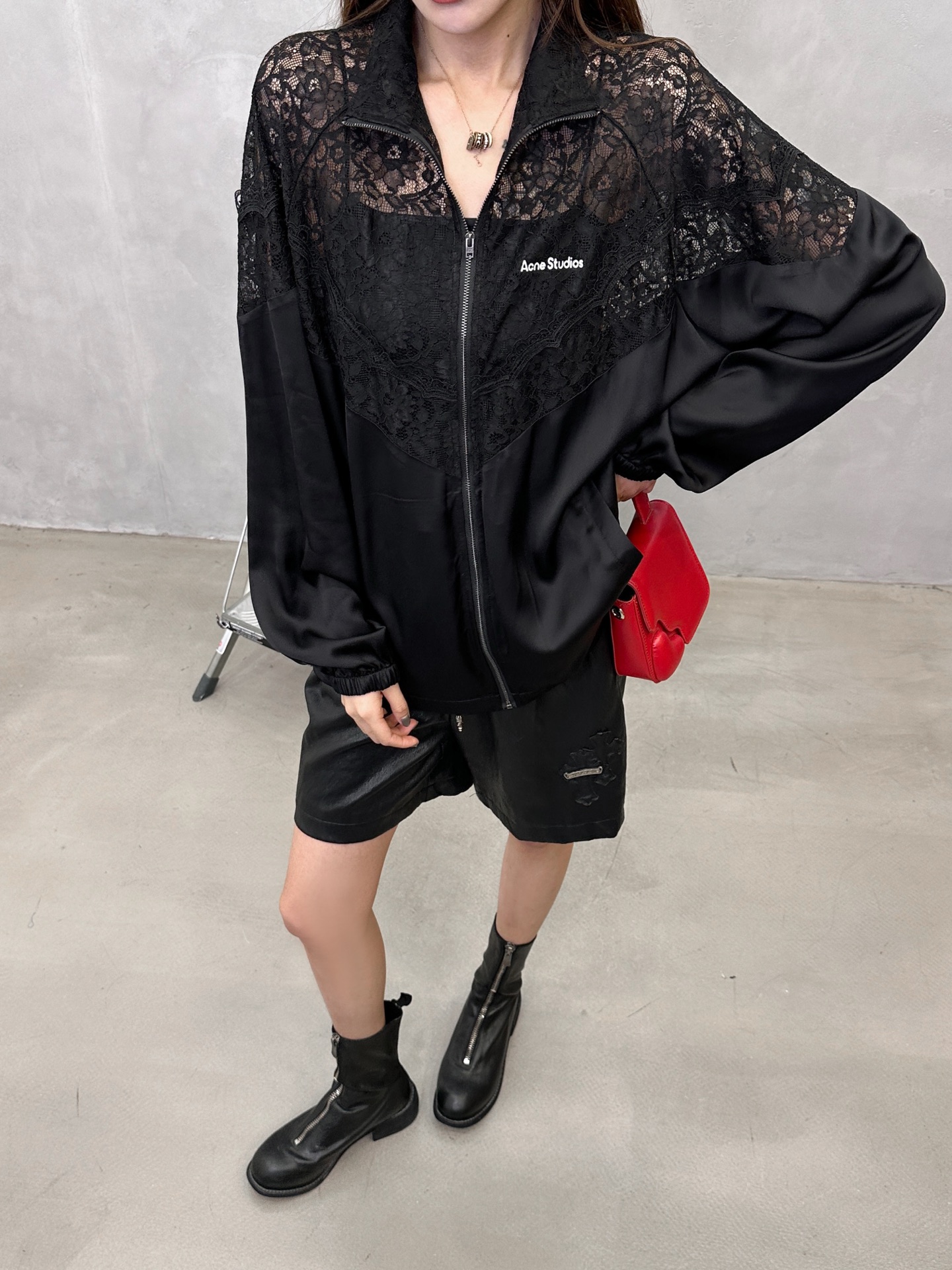 Acne ｜ 新款休闲罩衫，品牌经典印花标，人丝人棉面料拼接捆条蕾丝做工，时尚休闲，尺码sml