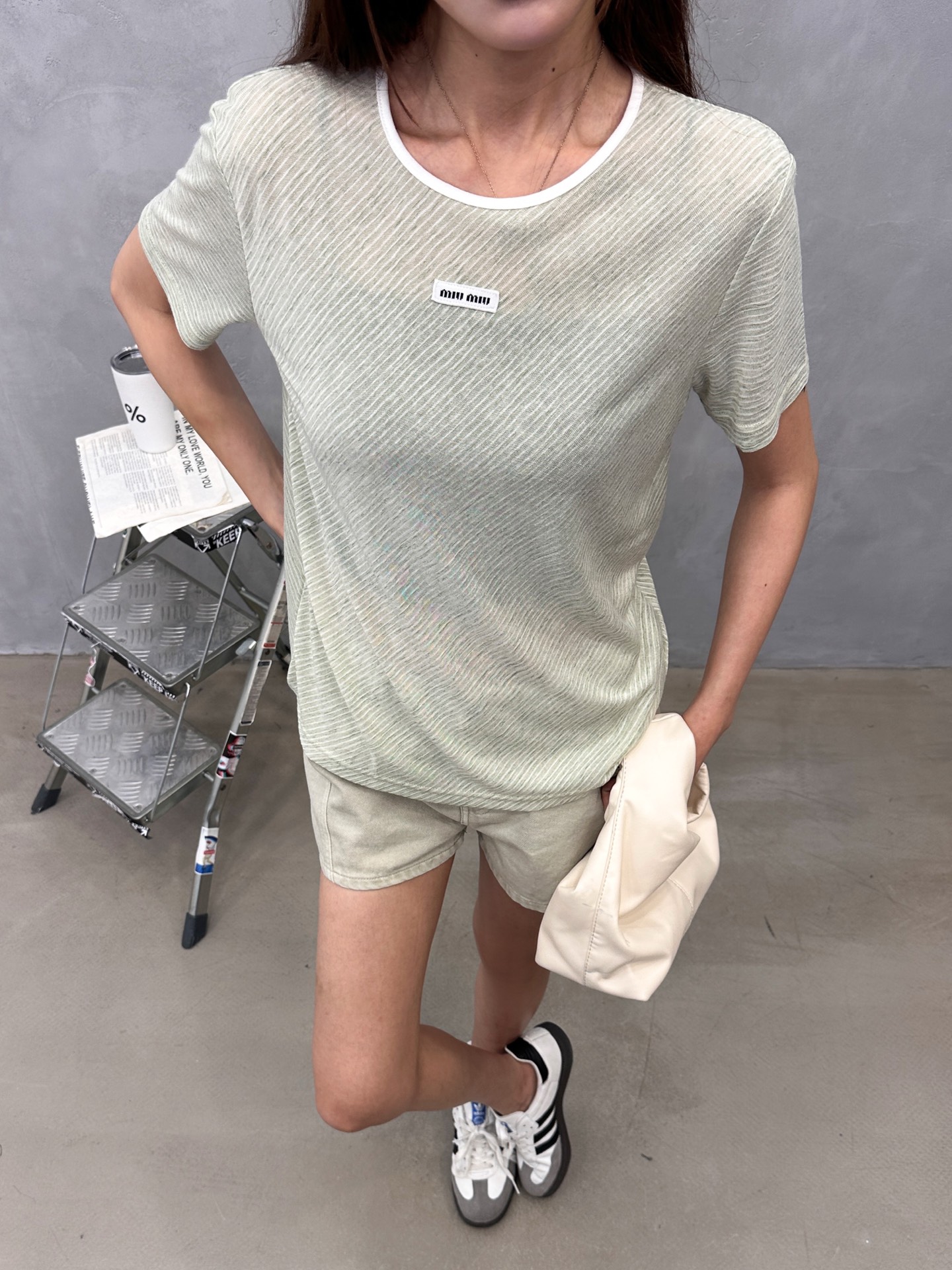 Miu ｜ 新款短袖t，品牌经典刺绣标，人棉混纺色织条纹面料，休闲时尚，尺码sml