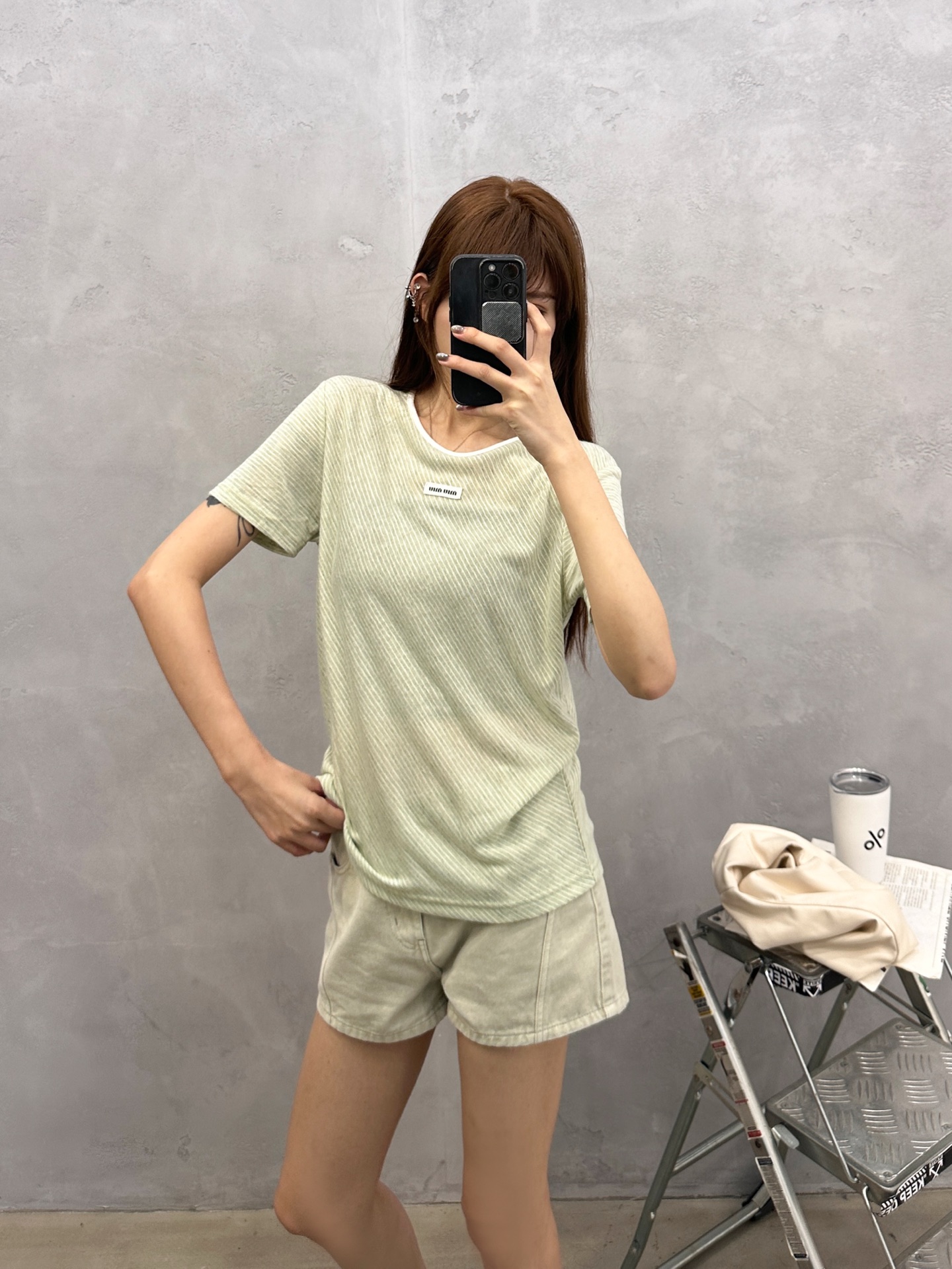 Miu ｜ 新款短袖t，品牌经典刺绣标，人棉混纺色织条纹面料，休闲时尚，尺码sml