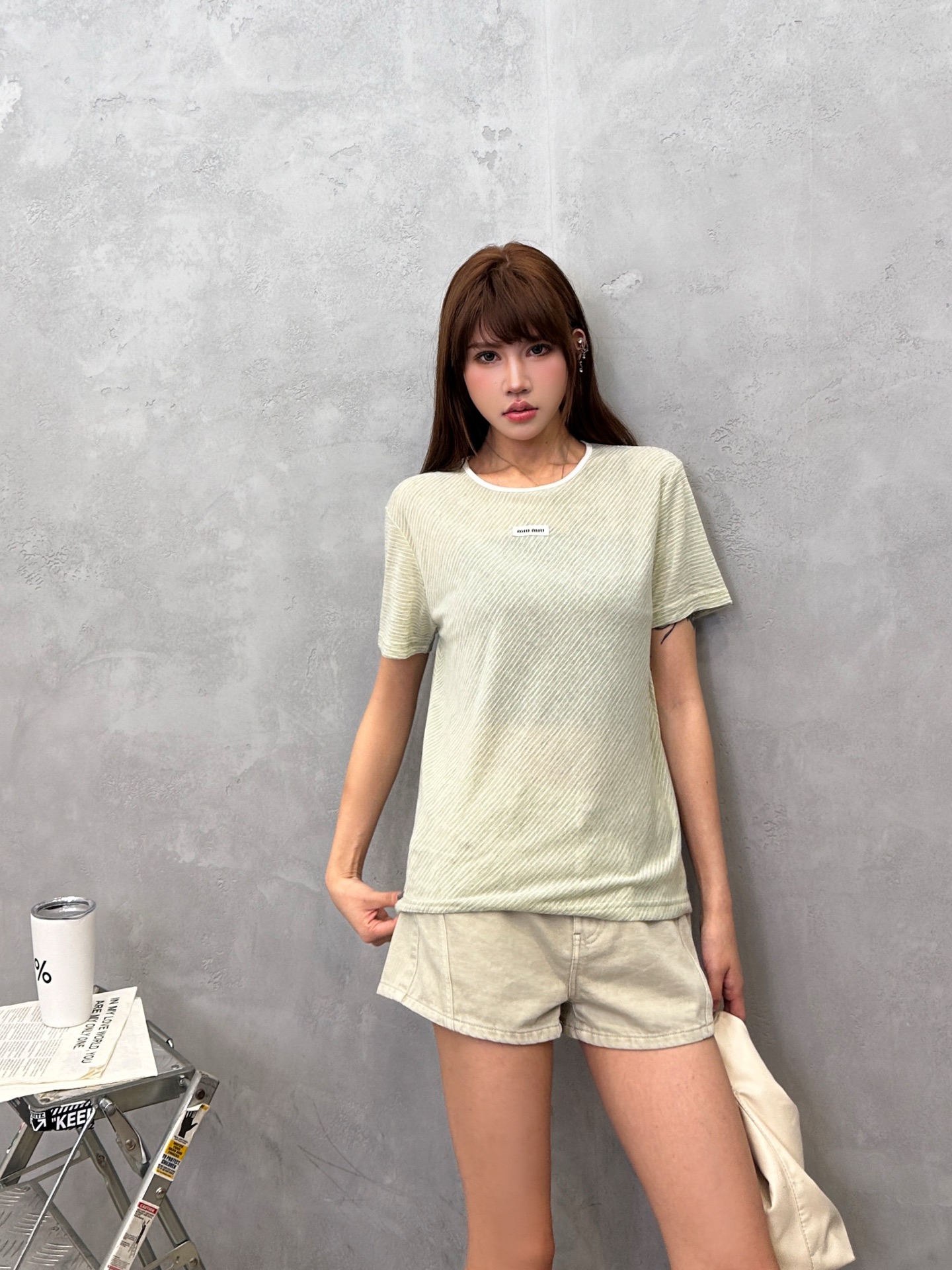 Miu ｜ 新款短袖t，品牌经典刺绣标，人棉混纺色织条纹面料，休闲时尚，尺码sml