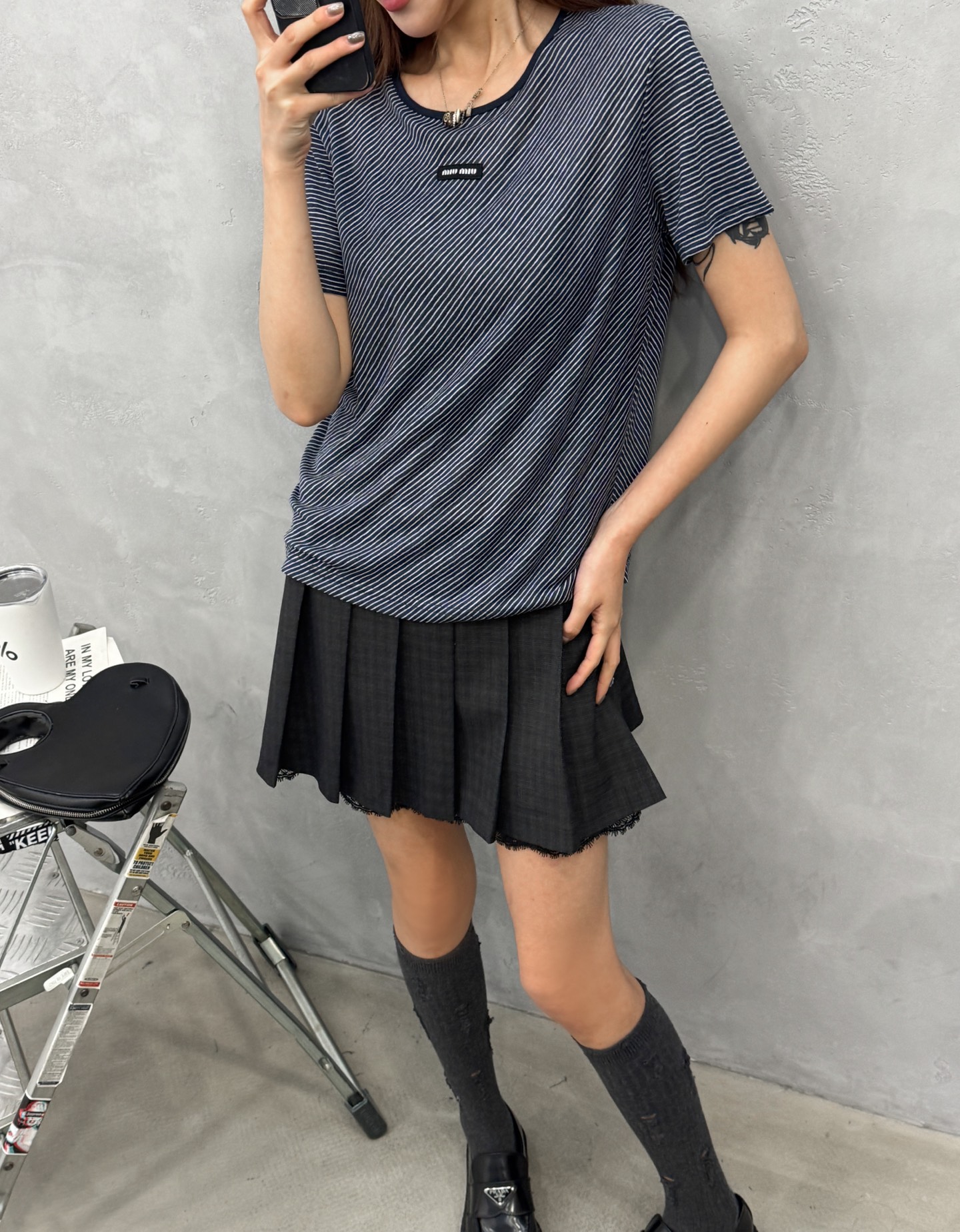 Miu ｜ 新款短袖t，品牌经典刺绣标，人棉混纺色织条纹面料，休闲时尚，尺码sml
