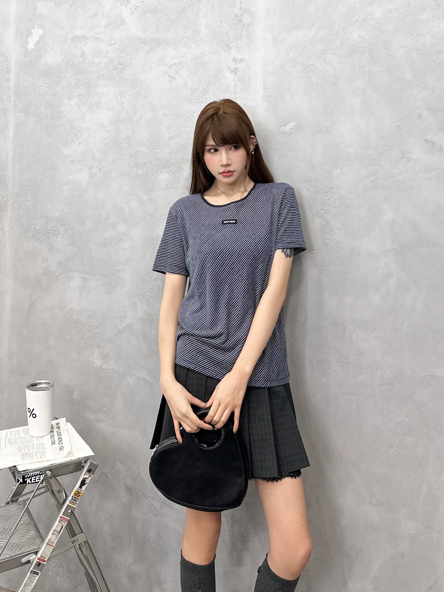 Miu ｜ 新款短袖t，品牌经典刺绣标，人棉混纺色织条纹面料，休闲时尚，尺码sml