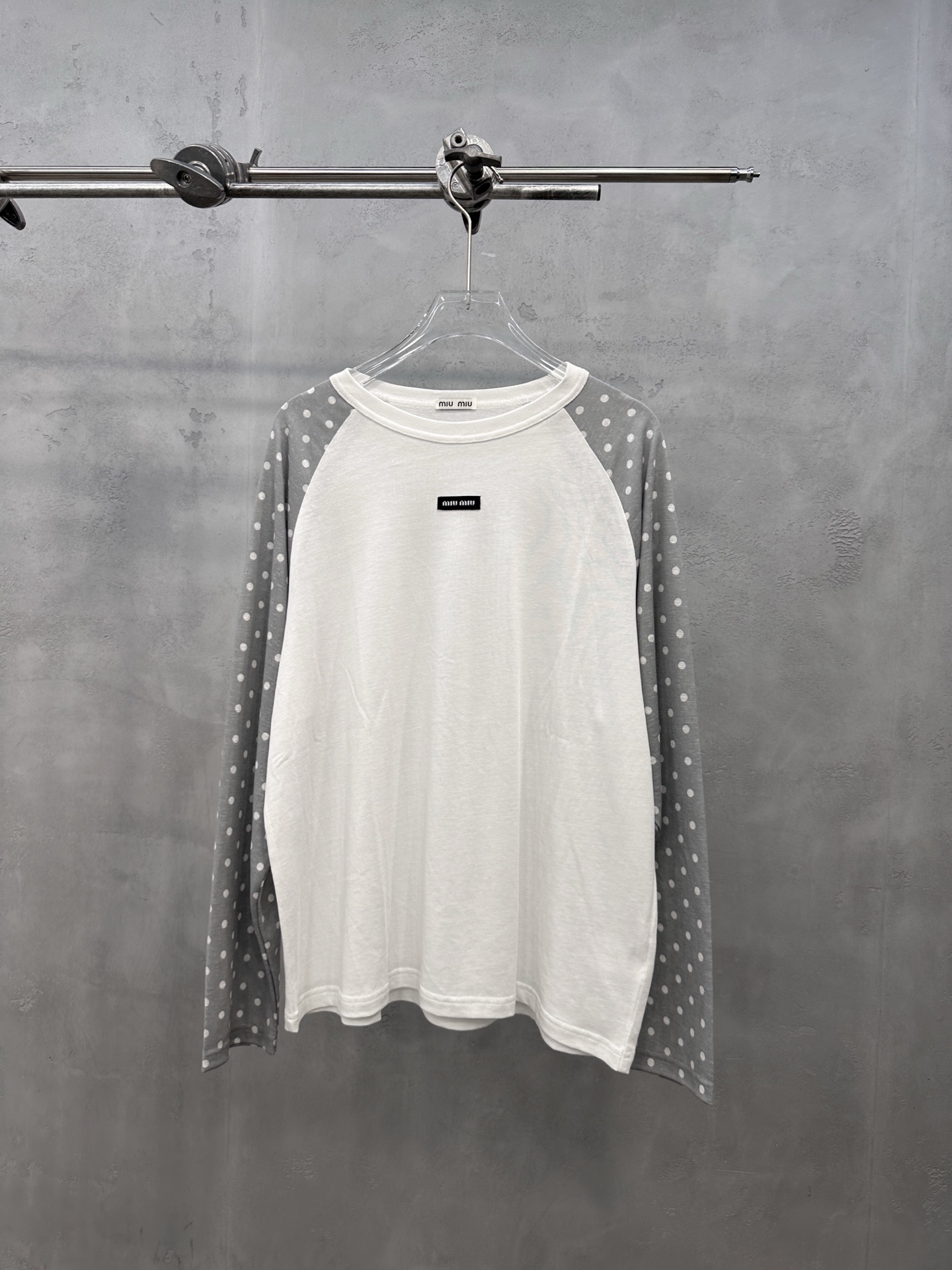 NO:923344,Miu | New long-sleeved bottoming, brand classic embroidered logo, lyocell cotton and linen fabric, splicing style design, casual fashion, size sml, Miu Miu-clothing, miumiu,19860909Miu ｜ 新款长袖打底,品牌经典刺绣标,莱赛尔棉麻面料,拼接款式设计,休闲时尚,尺码sml,缪缪-服装,miumiu,,Women's clothing