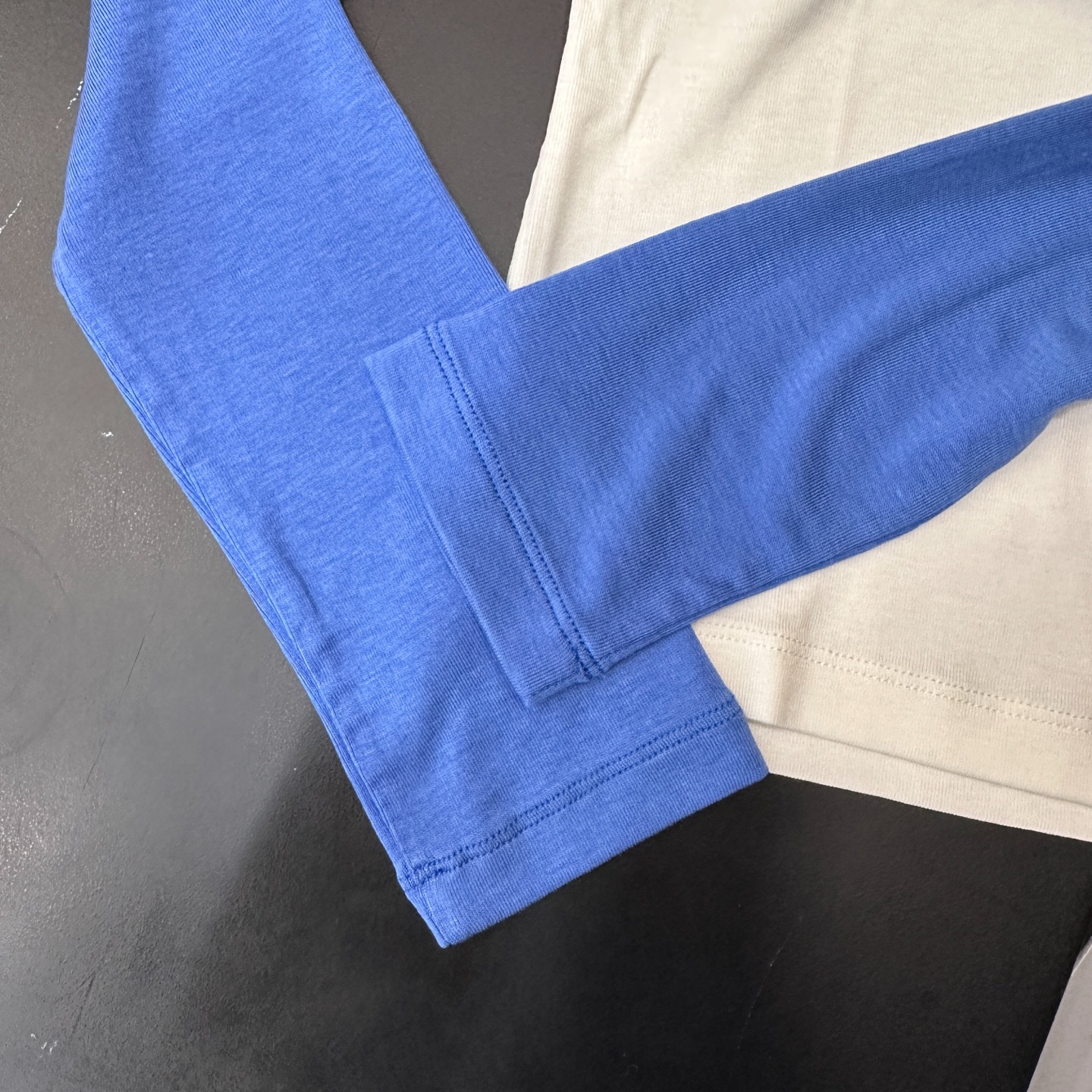 Acne ｜ 新款长袖打底，品牌最新印花内容，成衣洗水固色工艺，进口莱赛尔羊毛面料撞色款式，休闲时尚，尺