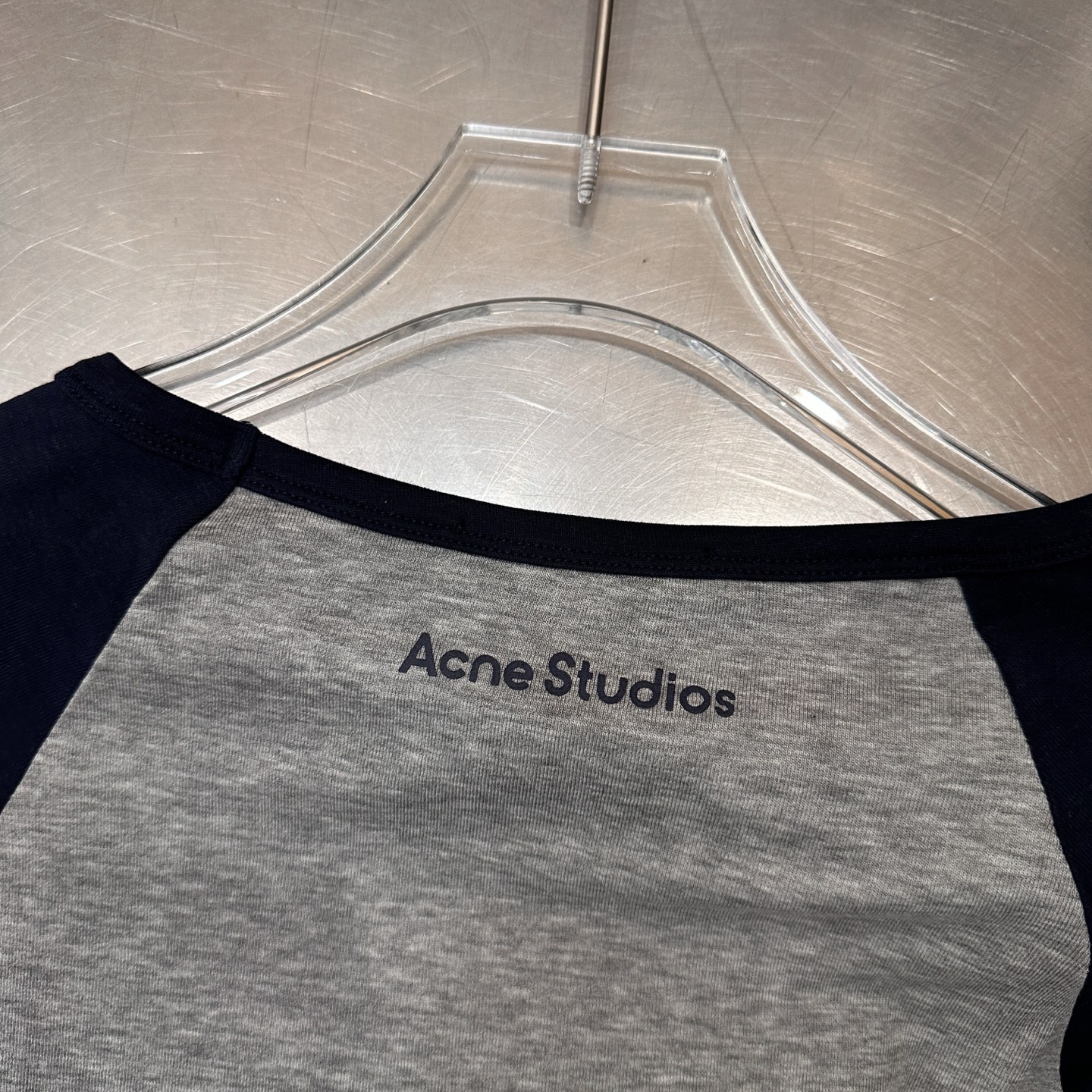 Acne ｜ 新款长袖打底，品牌最新印花内容，成衣洗水固色工艺，进口莱赛尔羊毛面料撞色款式，休闲时尚，尺