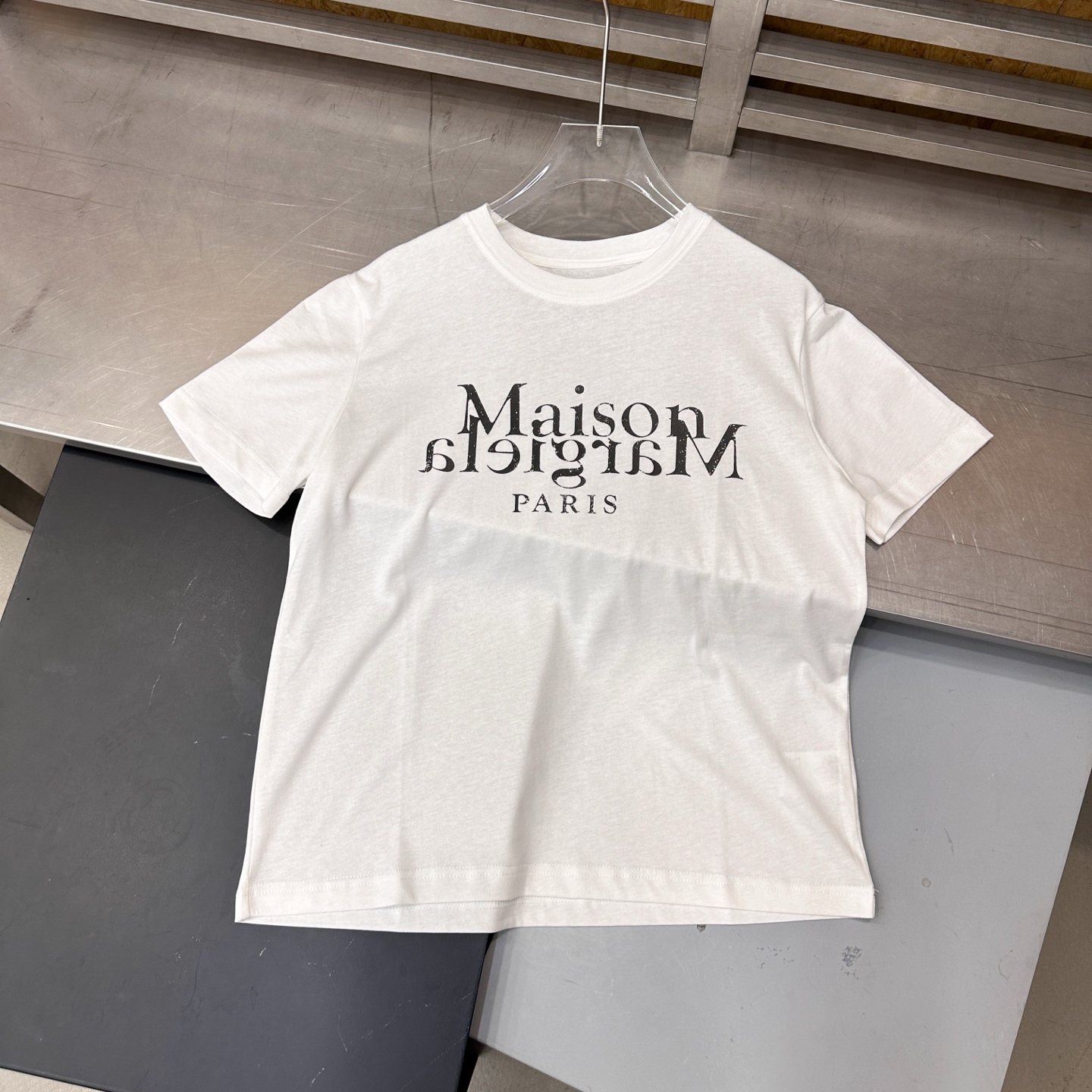 马吉拉 ｜ 新款短袖t，品牌经典印花内容，进口莱赛尔棉麻面料，时尚休闲，尺码sml
