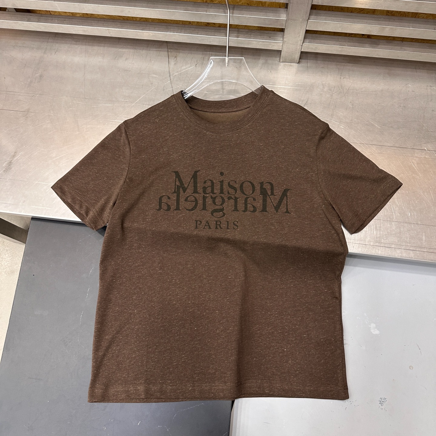 马吉拉 ｜ 新款短袖t，品牌经典印花内容，进口莱赛尔棉麻面料，时尚休闲，尺码sml