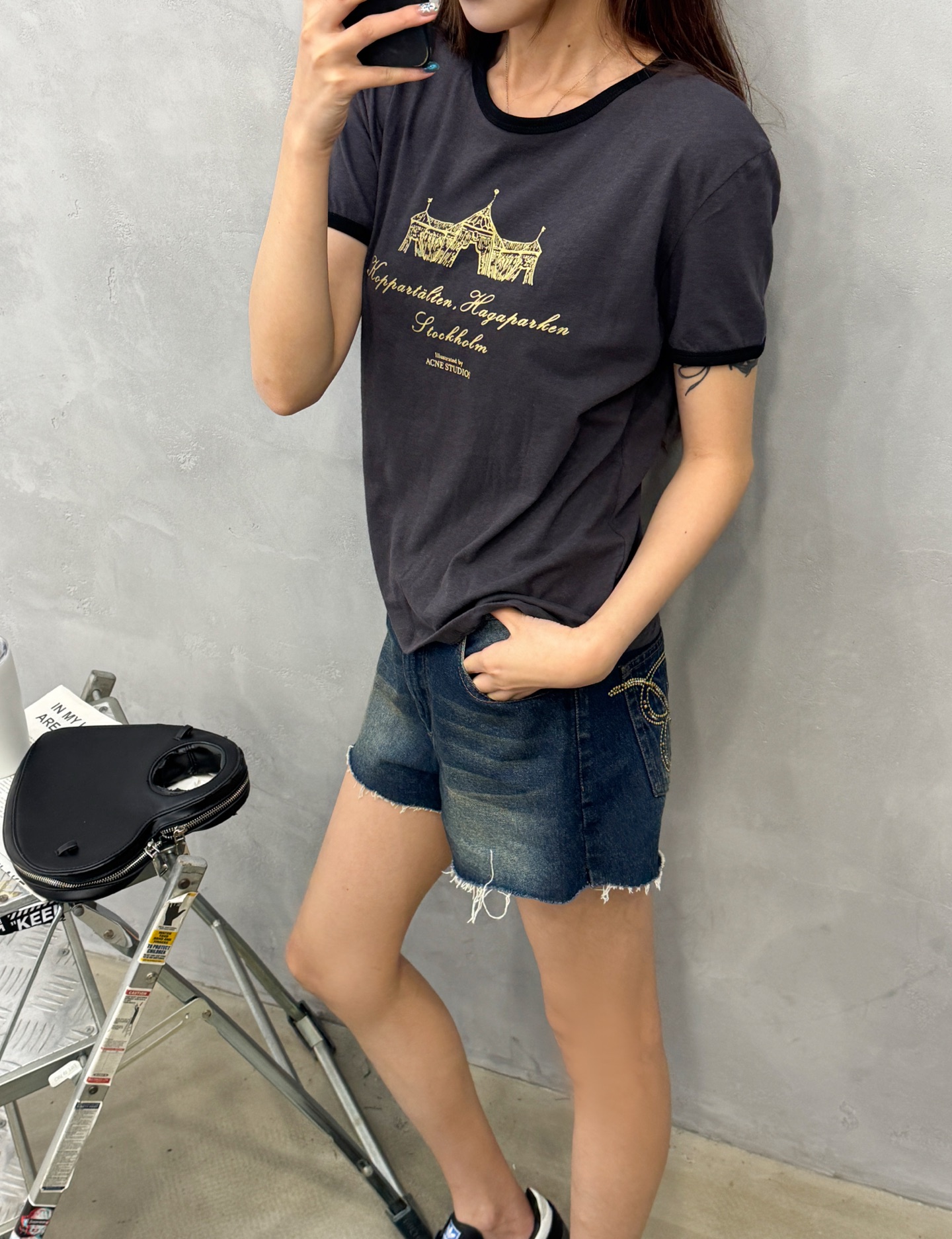 Acne ｜ 新款短袖t，品牌最新烫银印花内容，撞色螺纹款式设计，休闲时尚，尺码sml