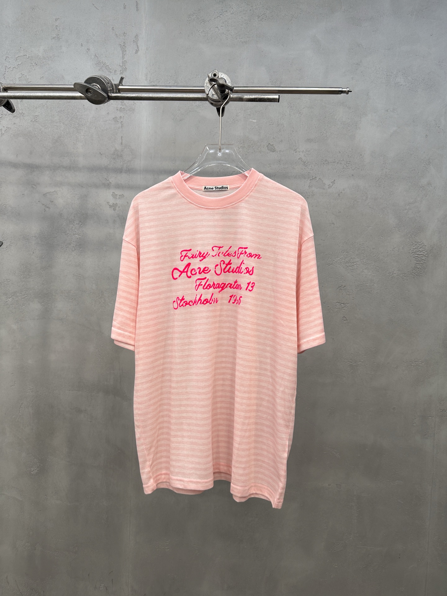 NO:923367,Acne | New short-sleeved T-shirt, brand classic letter flocking printing technology, yarn-dyed striped high-viscosity fabric, fashionable and casual, size sml, women's clothing, acne studios, T-shirt,19860909Acne ｜ 新款短袖t,品牌经典字母植绒印花工艺,色织条纹高黏面料,时尚休闲,尺码sml,女装,acne studios,T-shirt,,Women's clothing