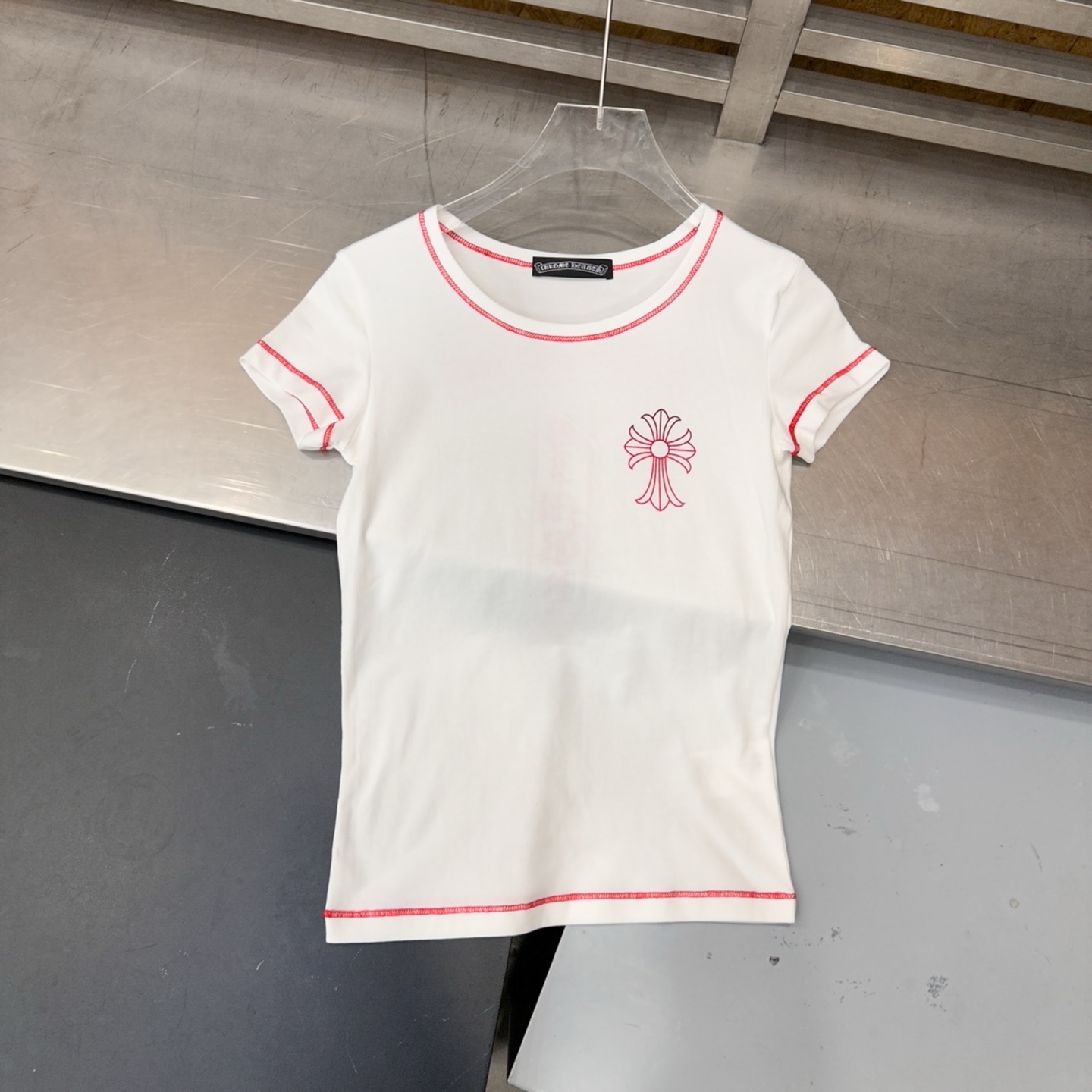 克罗心 ｜ 新款短袖t，品牌经典渐变印花工艺，撞色线固色做工，高黏棉面料，时尚休闲，尺码sml