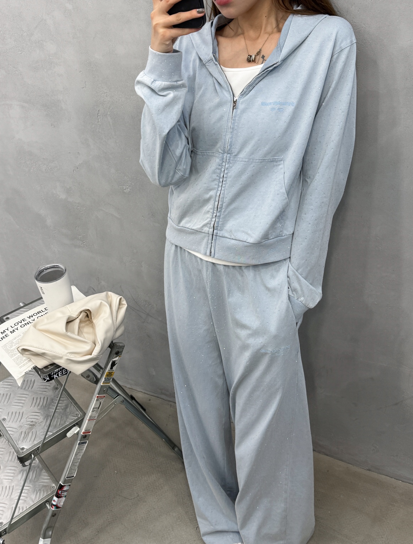 大王 ｜ 新款卫衣开衫，品牌经典刺绣标加成衣洗水炒色全身烫钻工艺，休闲时尚，尺码sml