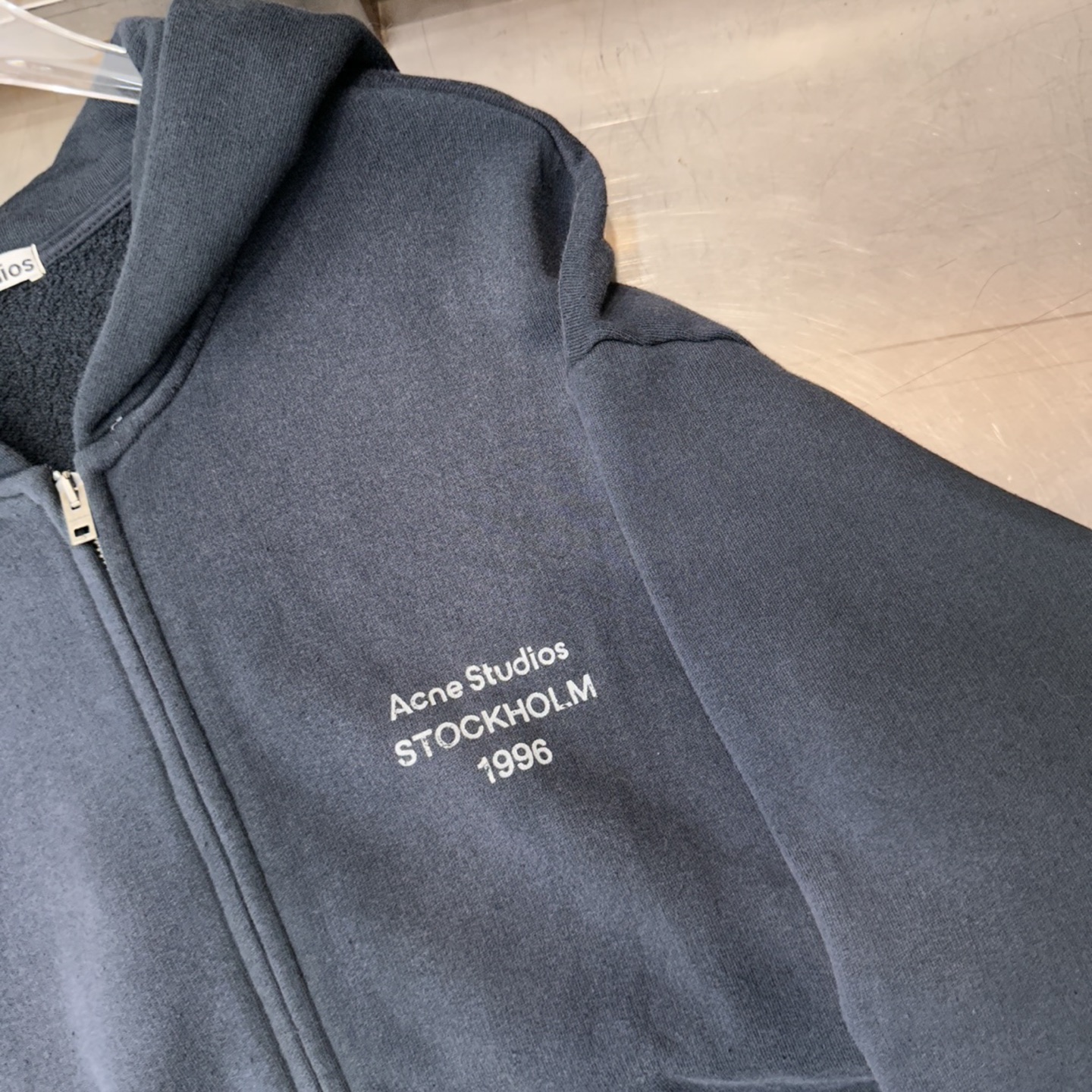 Acne ｜ 新款卫衣开衫，成衣洗水喷色加前后印花工艺，时尚休闲，尺码sml