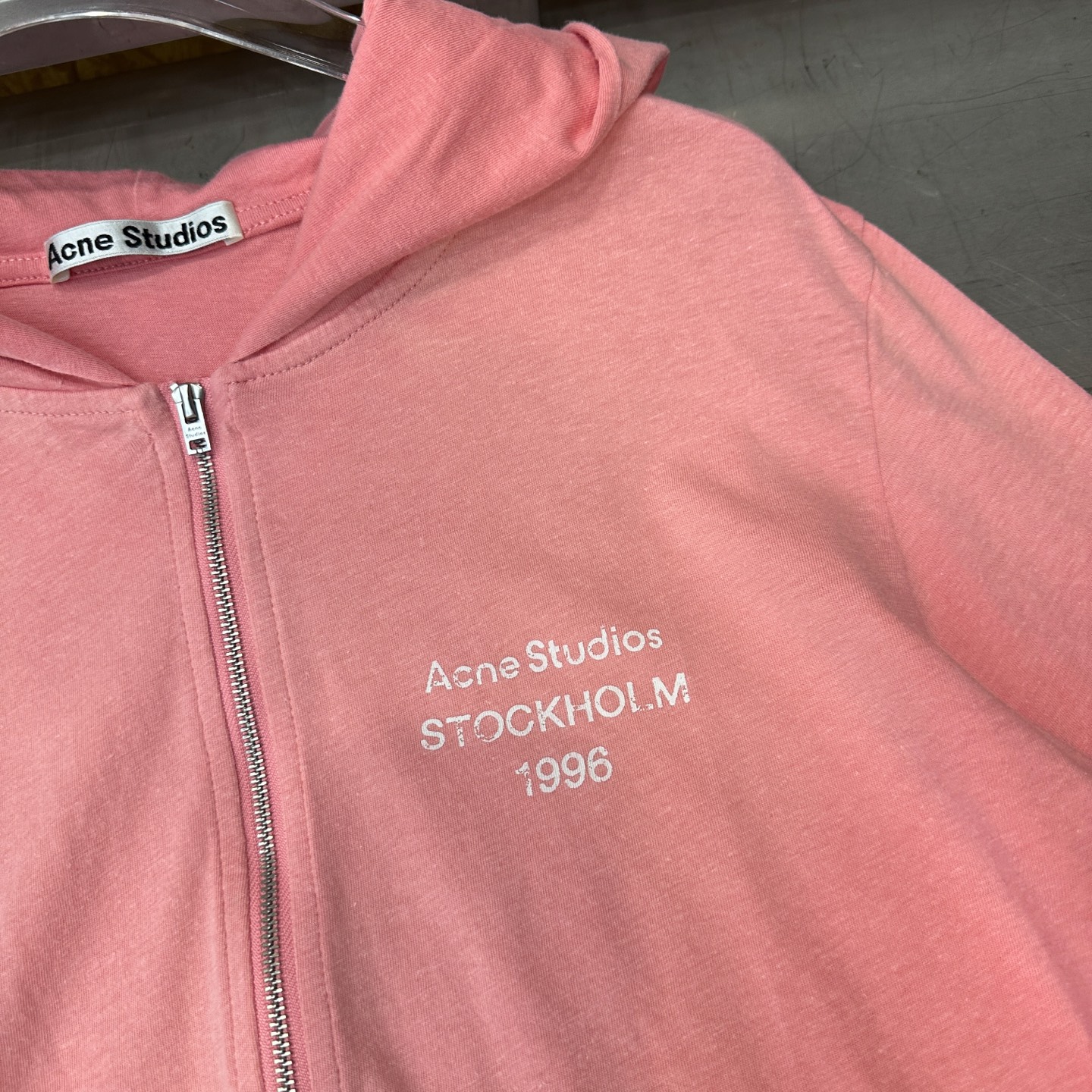 Acne ｜ 新款卫衣开衫，品牌经典印花加成衣洗水吊磨喷色工艺，进口亚麻棉面料，休闲时尚，尺码sml