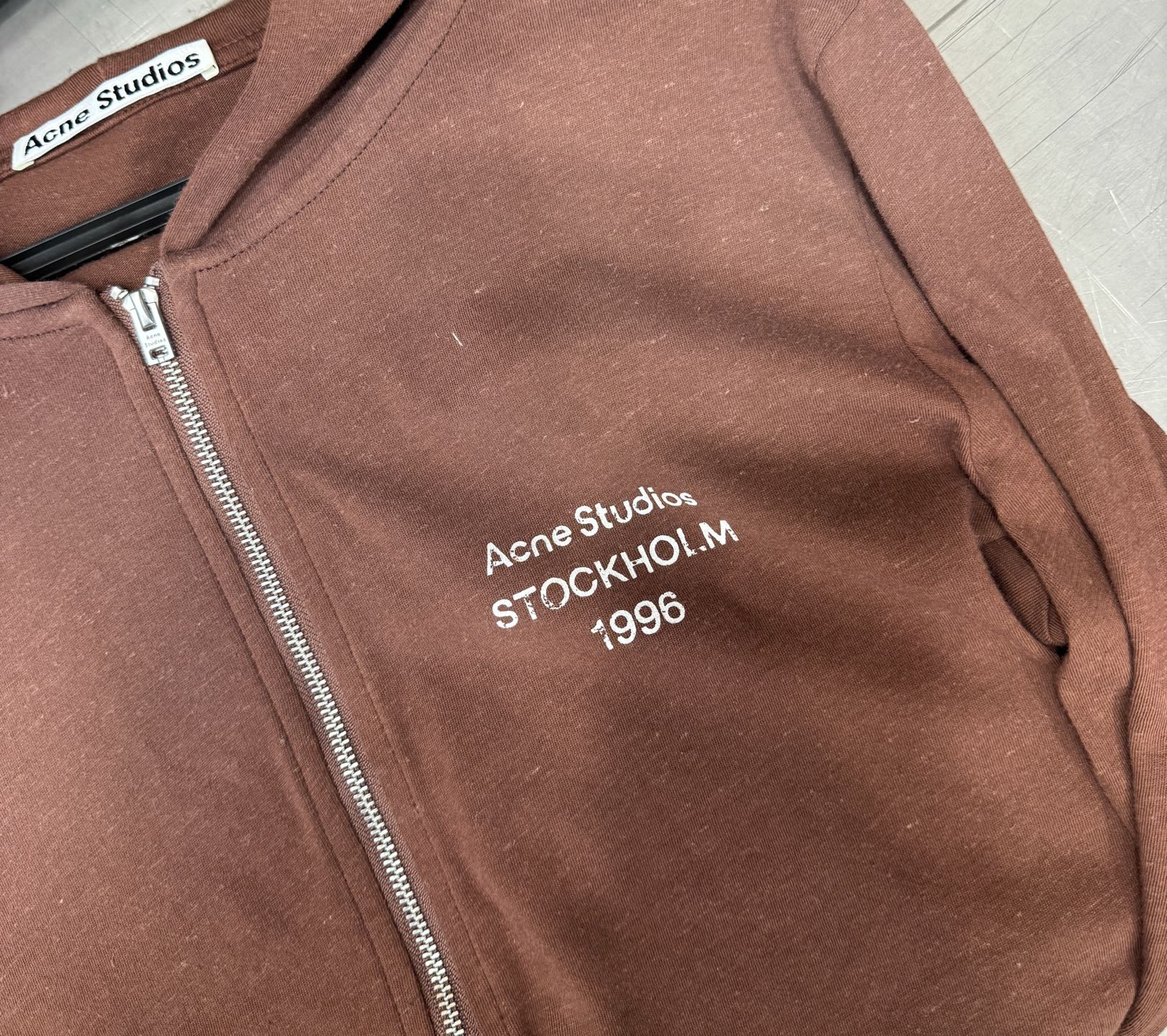 Acne ｜ 新款卫衣开衫，品牌经典印花加成衣洗水吊磨喷色工艺，进口亚麻棉面料，休闲时尚，尺码sml
