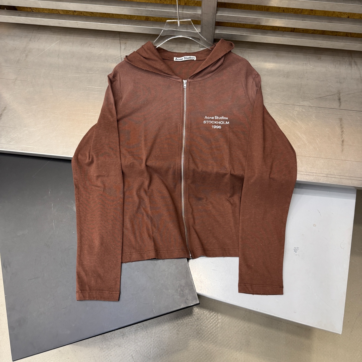 Acne ｜ 新款卫衣开衫，品牌经典印花加成衣洗水吊磨喷色工艺，进口亚麻棉面料，休闲时尚，尺码sml