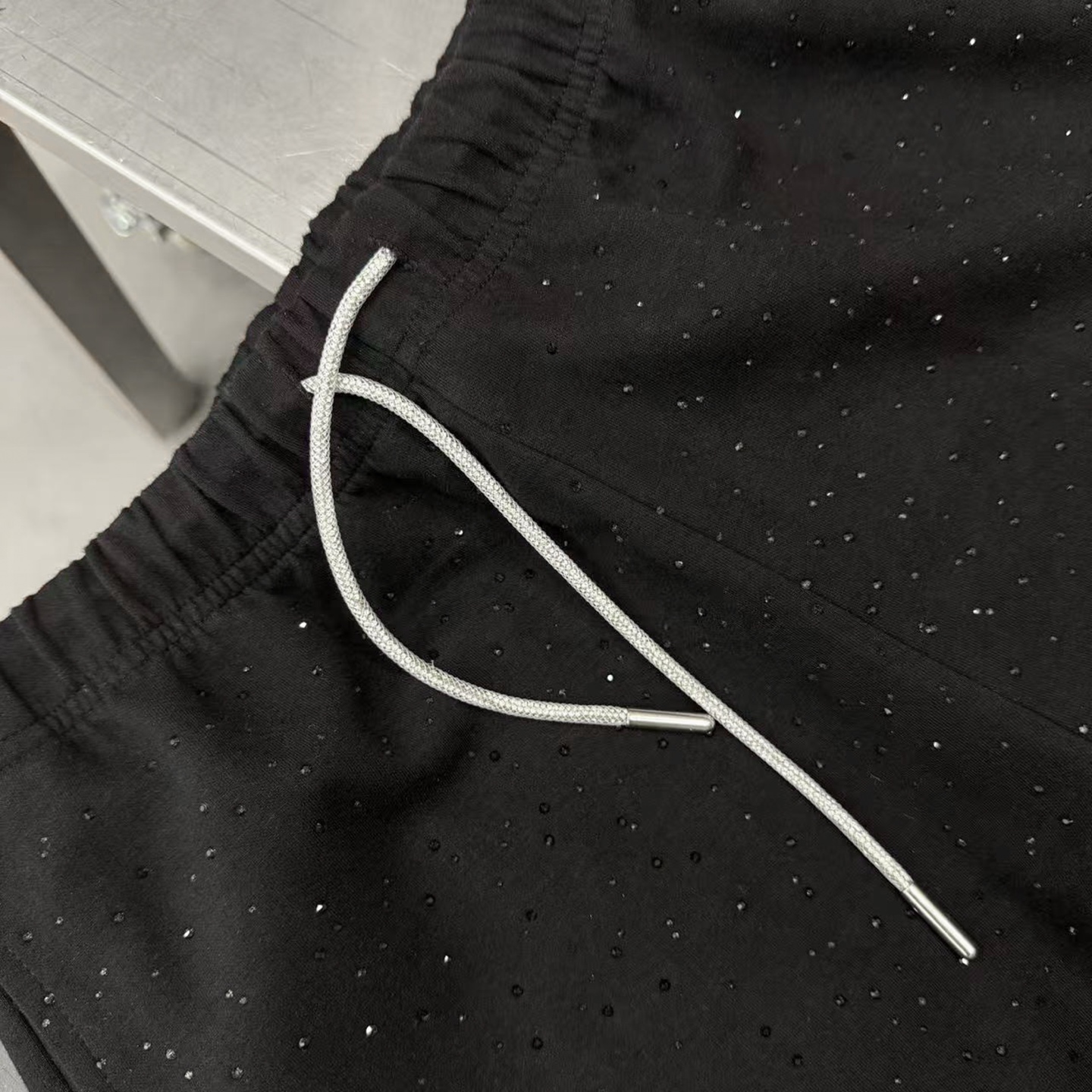 大王 ｜ 新款休闲裤，成衣洗水烫钻工艺加全钻抽绳，休闲时尚，尺码sml